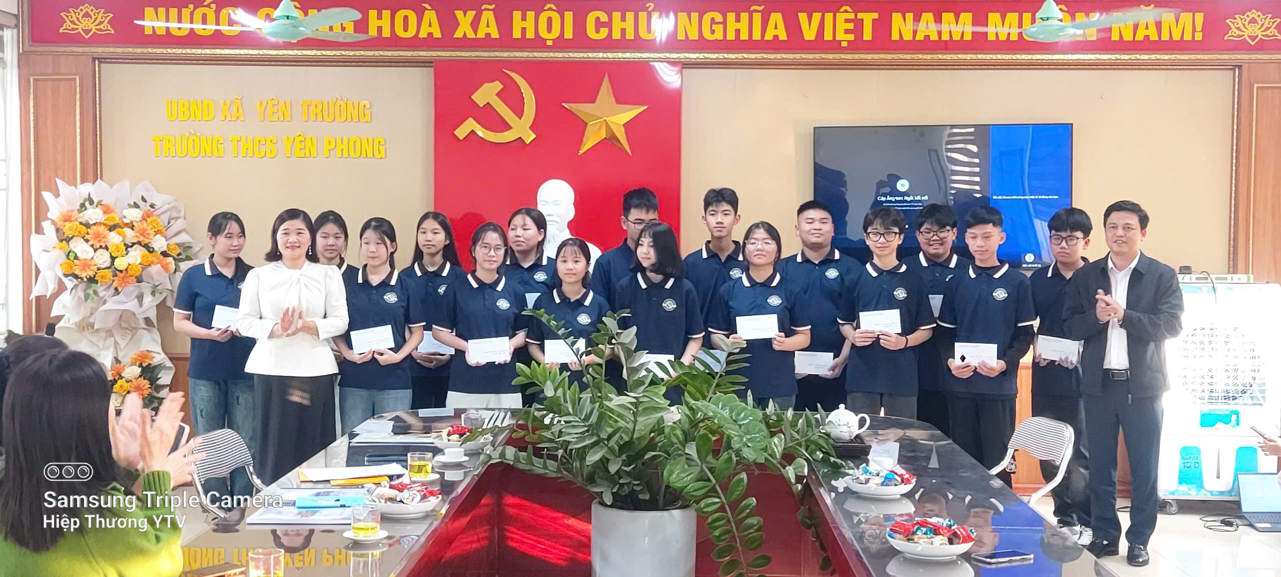 Anh-tin-bai