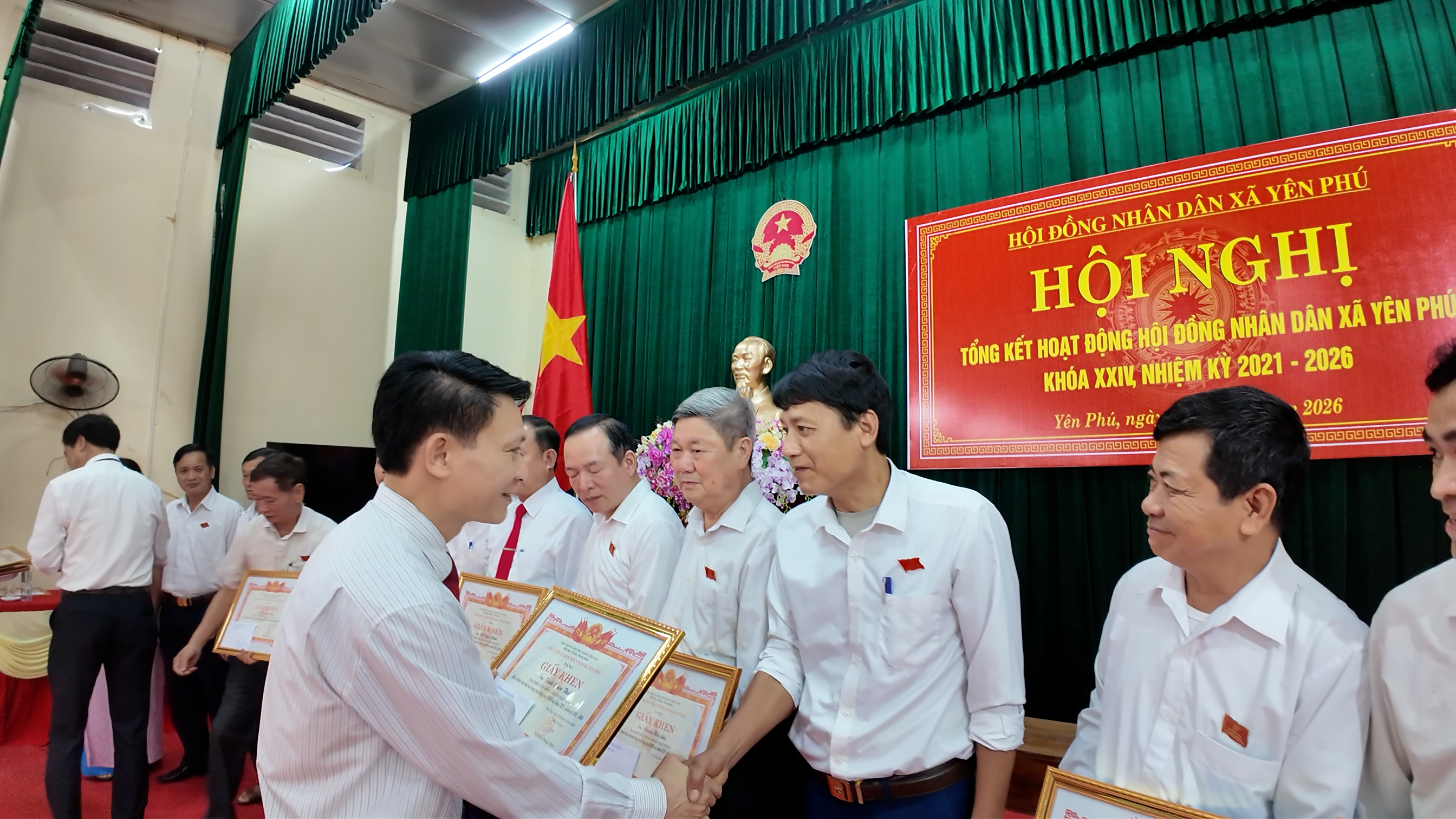 Anh-tin-bai