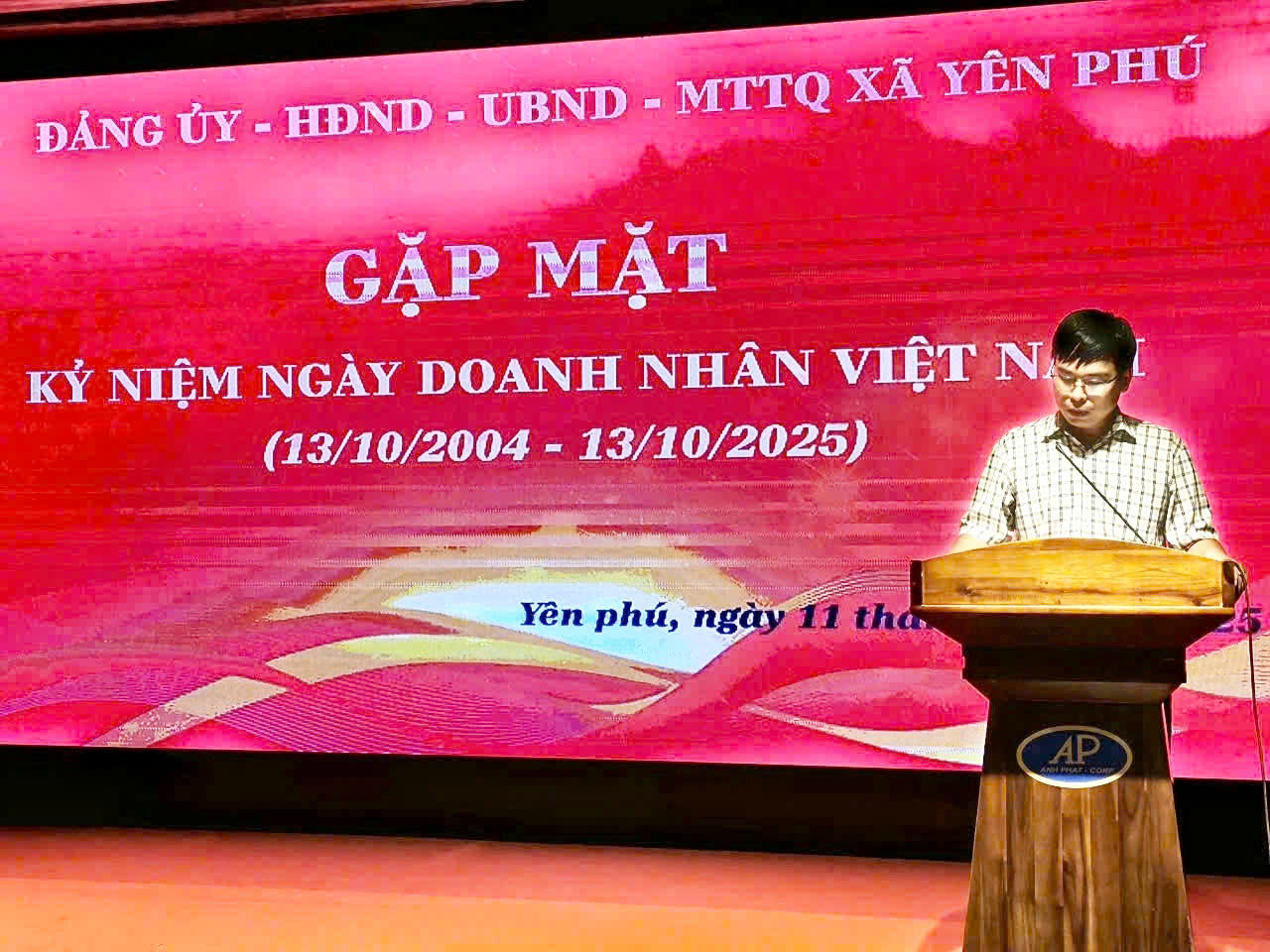 Đảng uỷ, HĐND, UBND, UB MTTQ xã Yên Phú tổ chức kỷ niệm ngày doanh nhân việt nam 13/10 