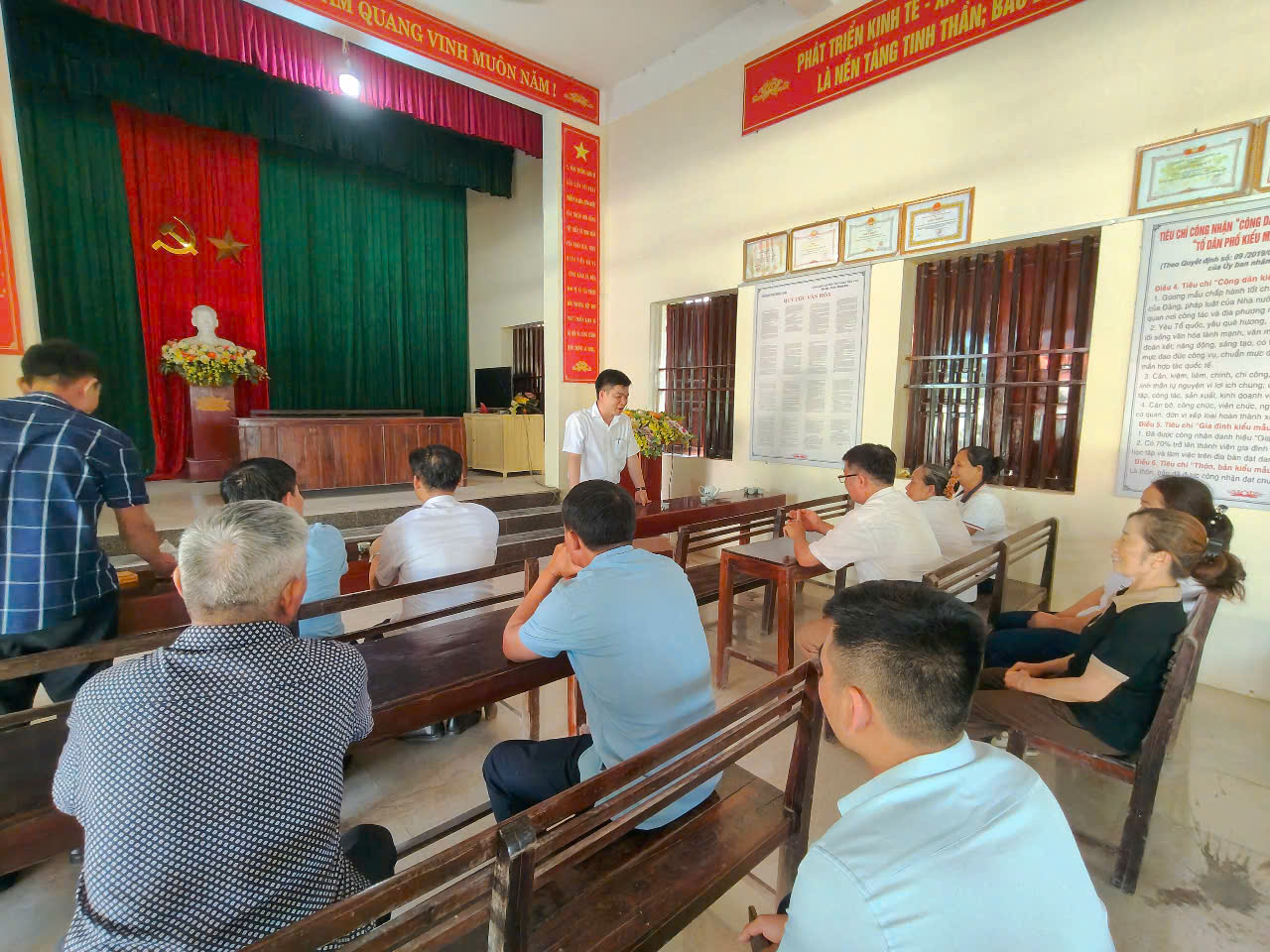 D:\binh 2025 mới 01.7.2025\chuyển đổi số mới\CHUYỂN ĐỔI SỐ\trang tttdt\z6817805103125_3da0241a4c912ffda7b3ef3898fa1950.jpg
