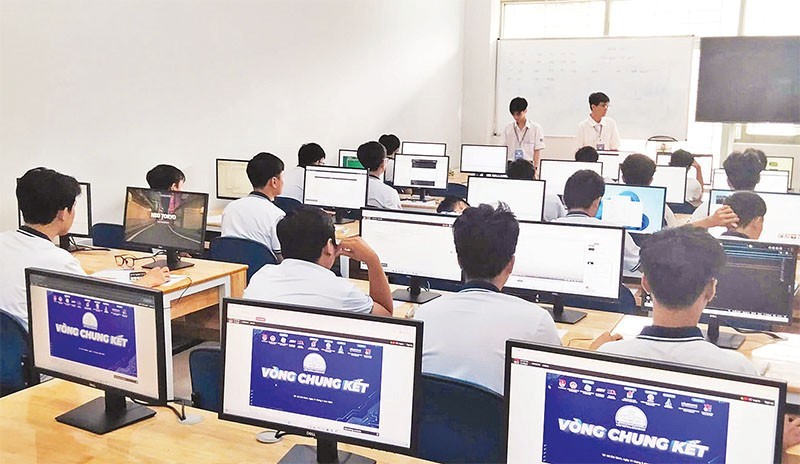 CHUYỂN ĐỔI SỐ TRONG LĨNH VỰC GIÁO DỤC: THỰC TRẠNG VÀ GIẢI PHÁP    