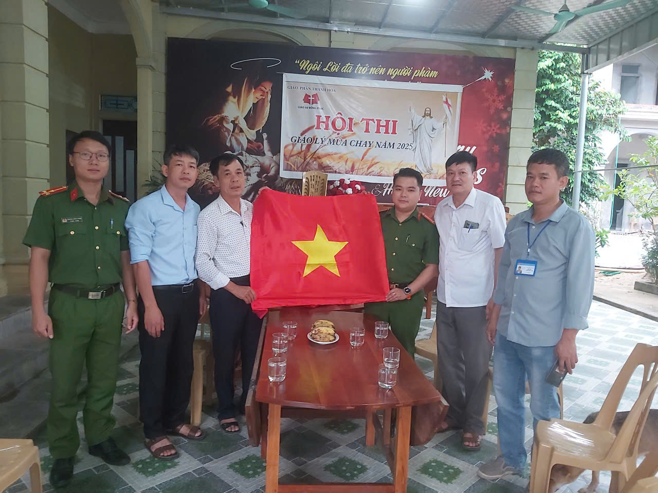 Anh-tin-bai