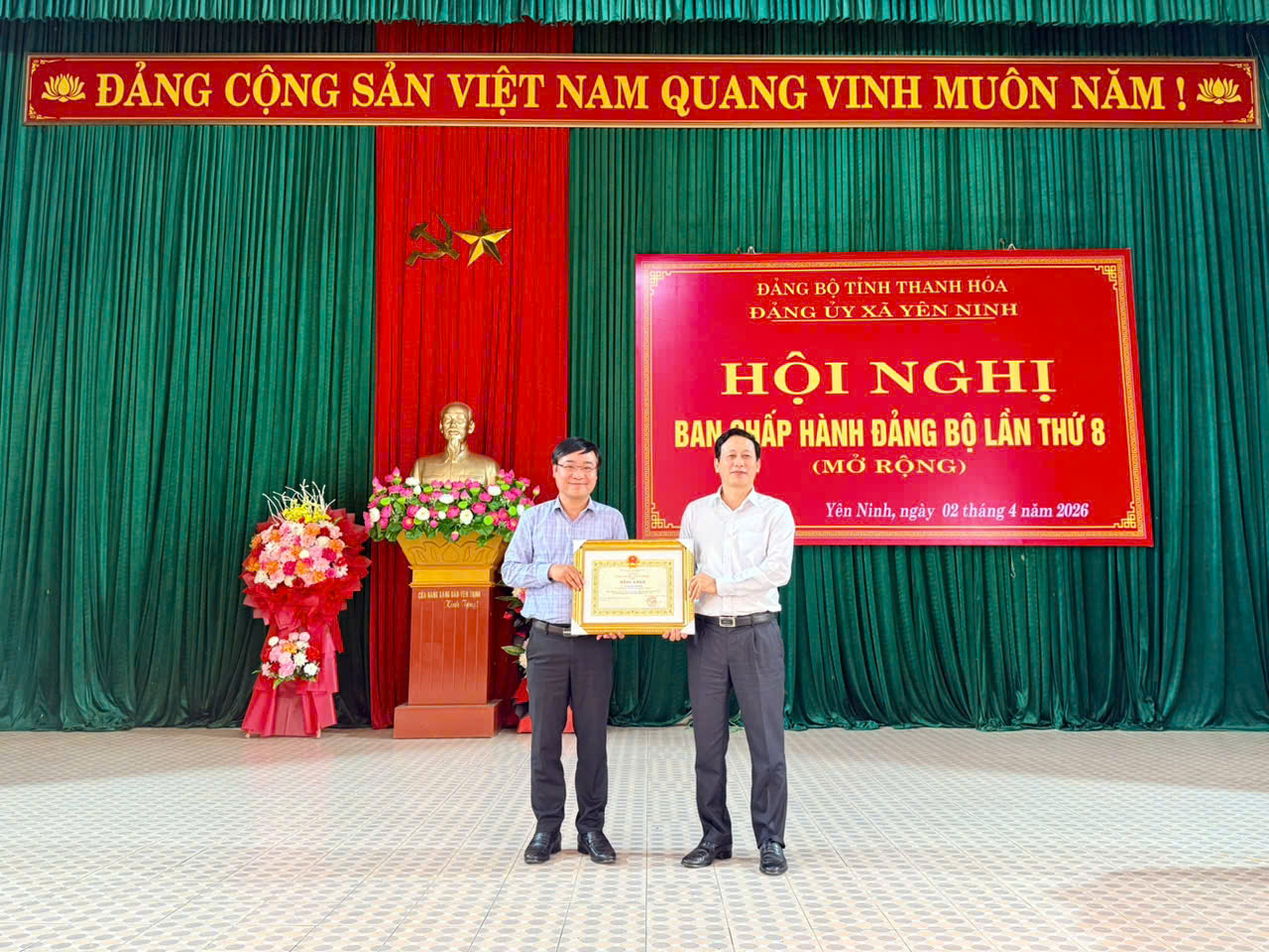 Anh-tin-bai