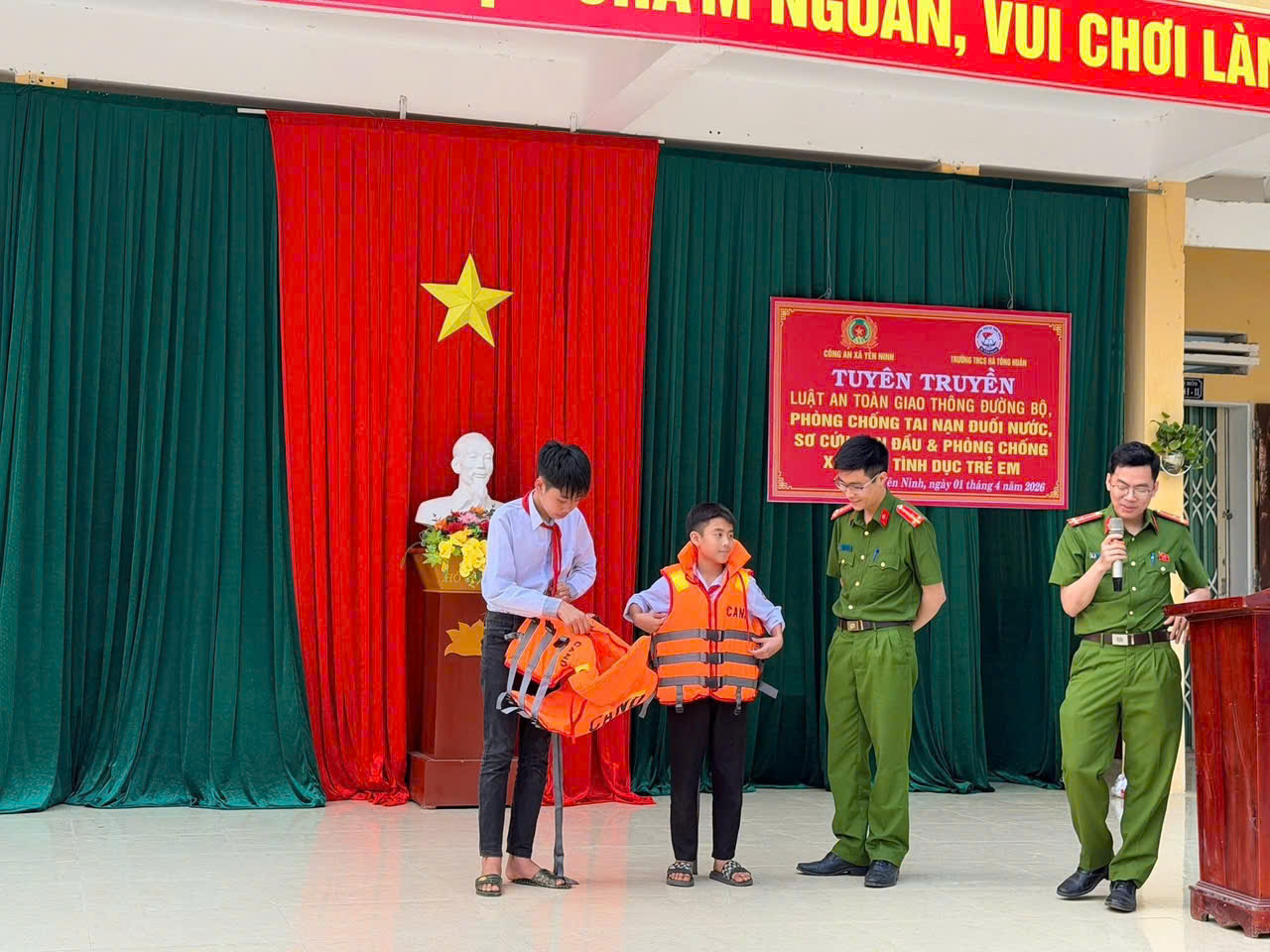 Anh-tin-bai