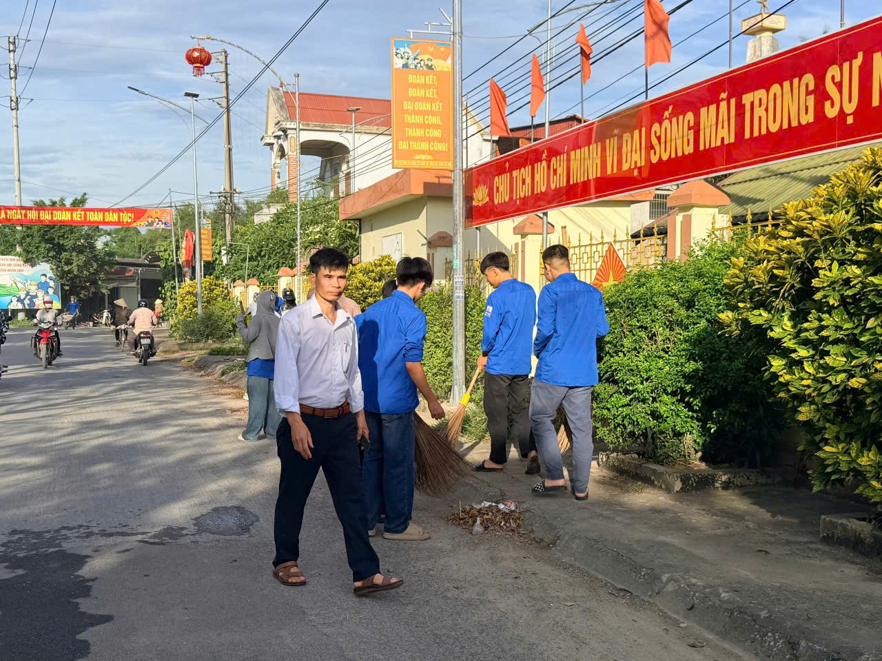Anh-tin-bai