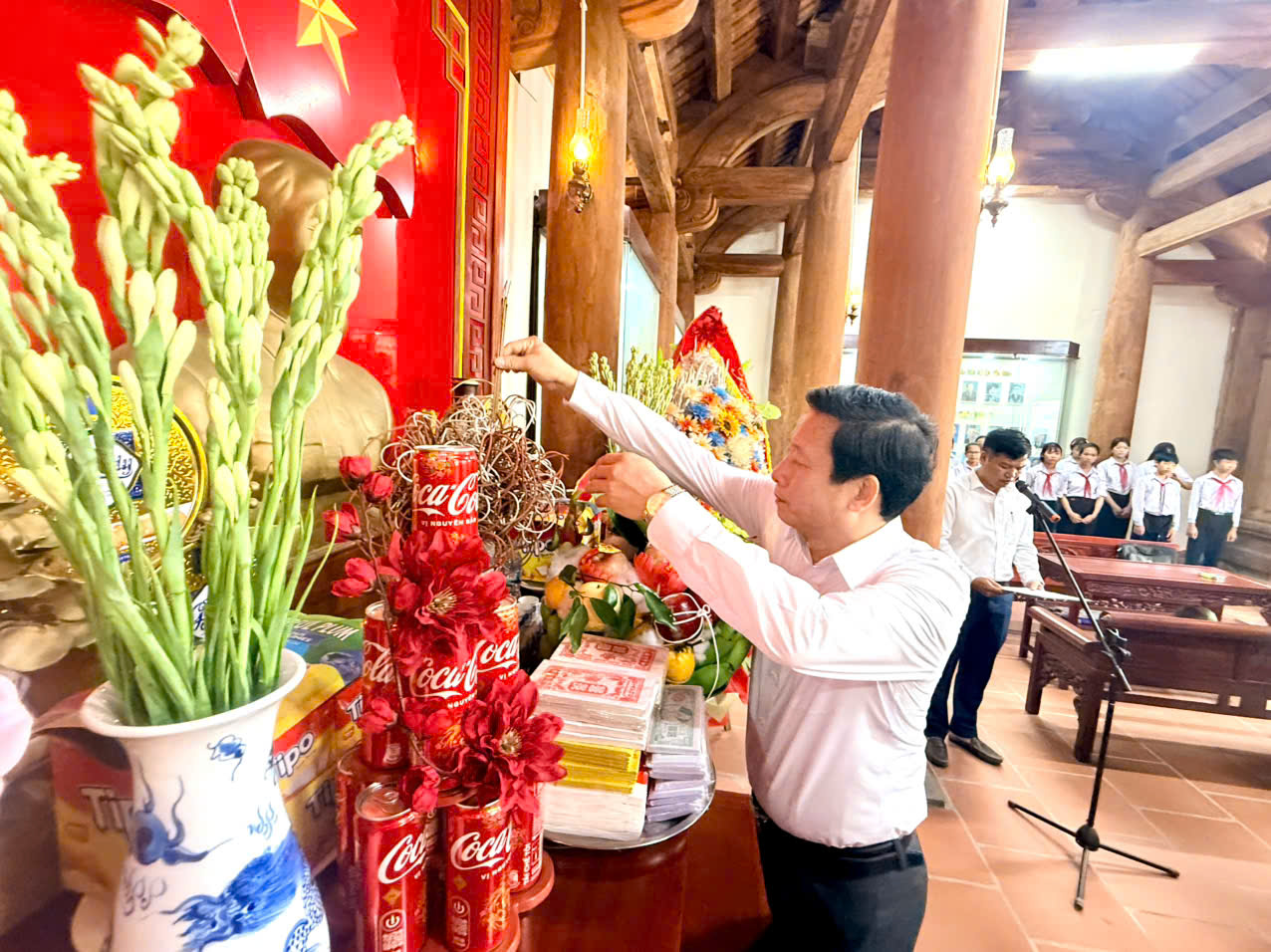Anh-tin-bai