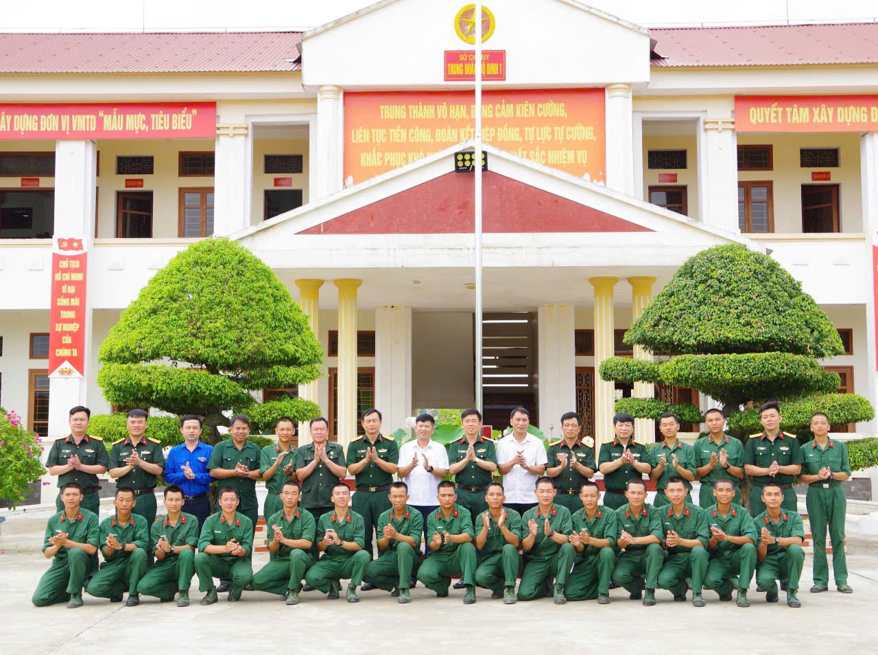 Anh-tin-bai