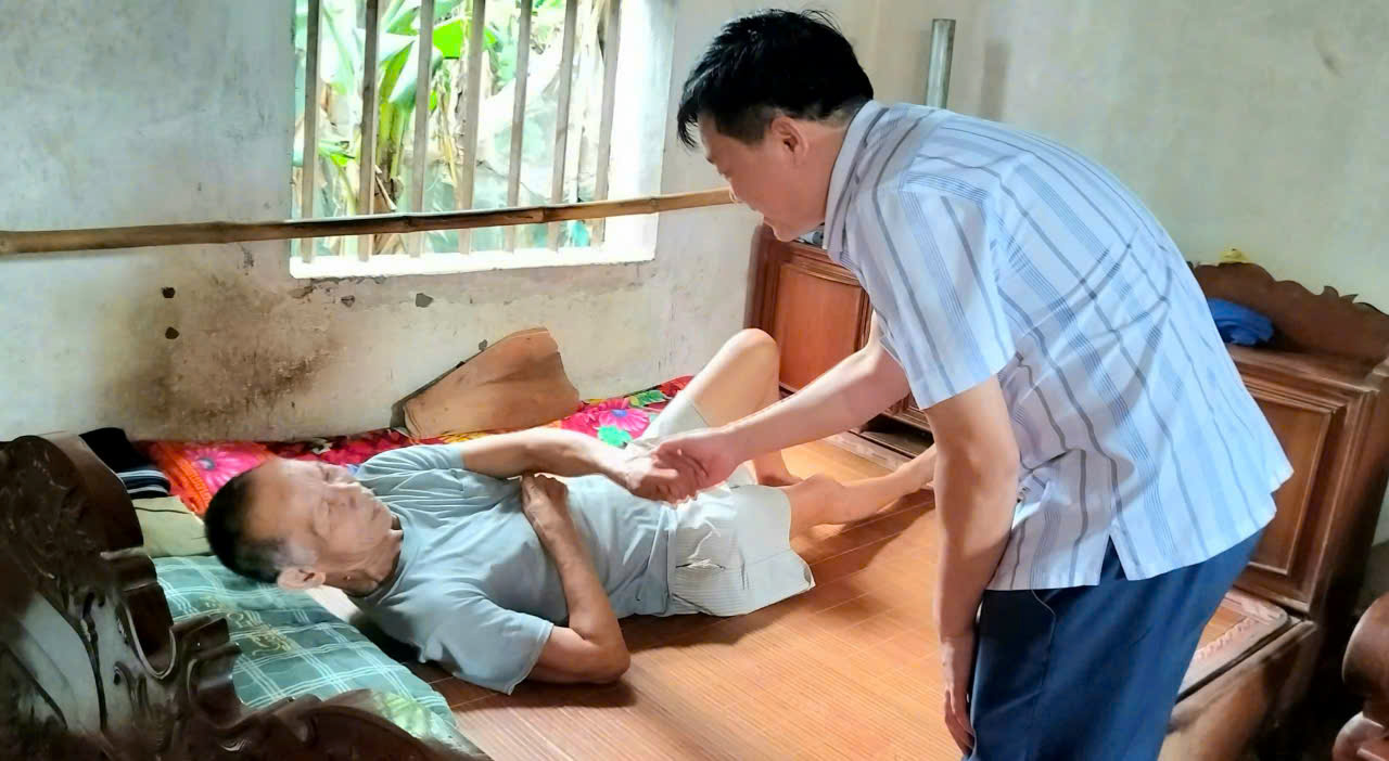 Anh-tin-bai