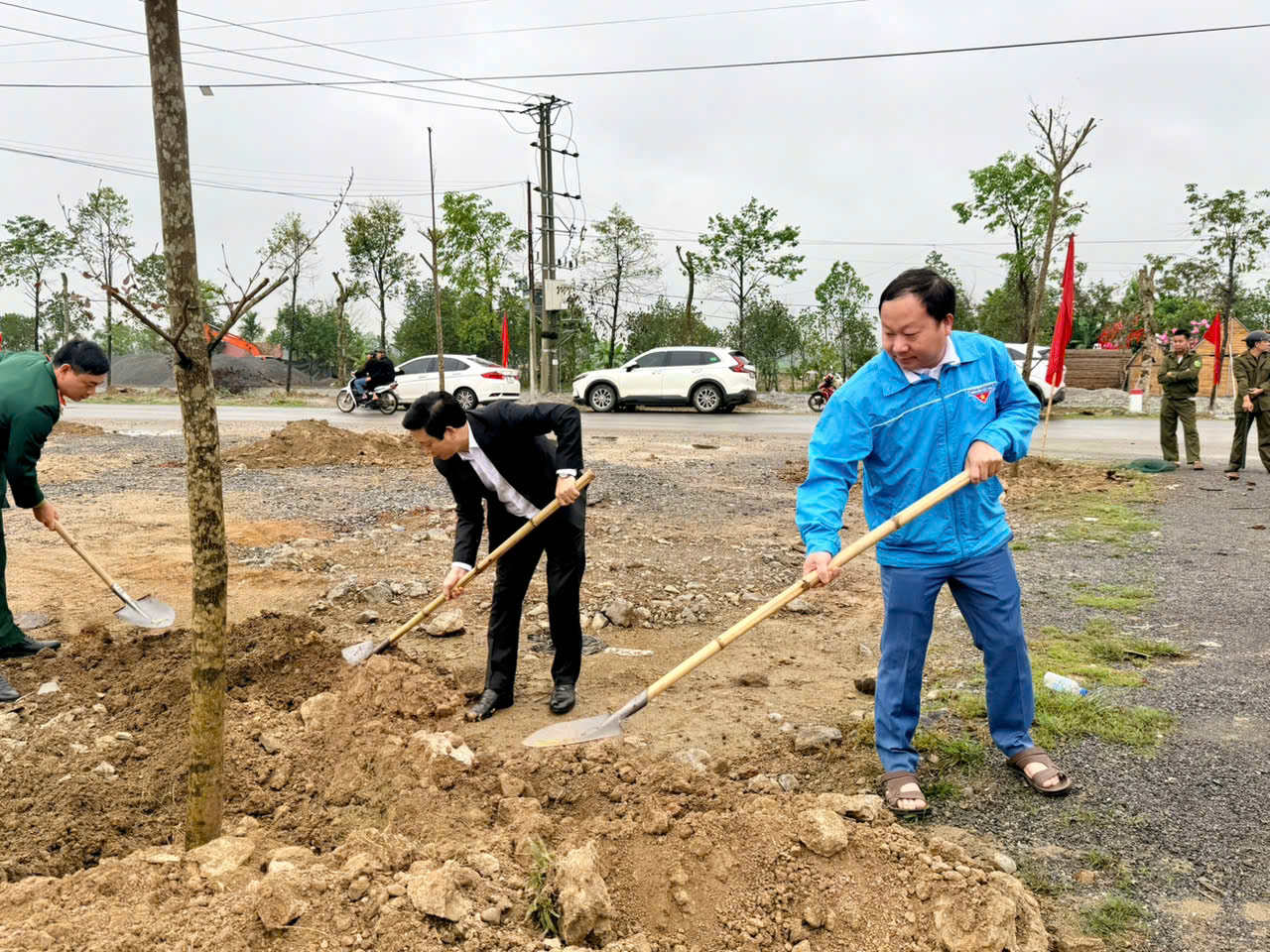 Anh-tin-bai