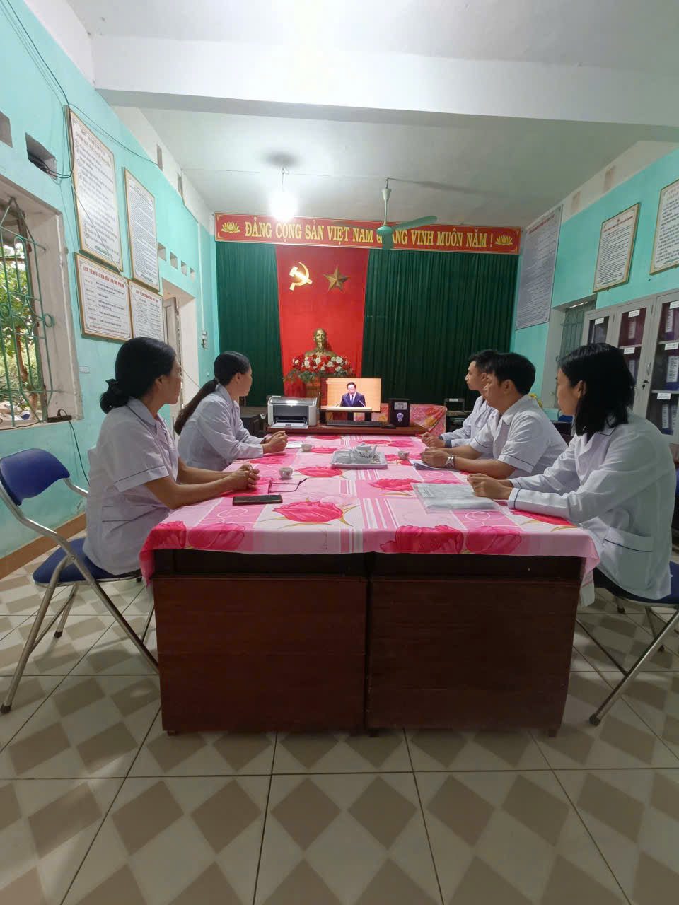Anh-tin-bai