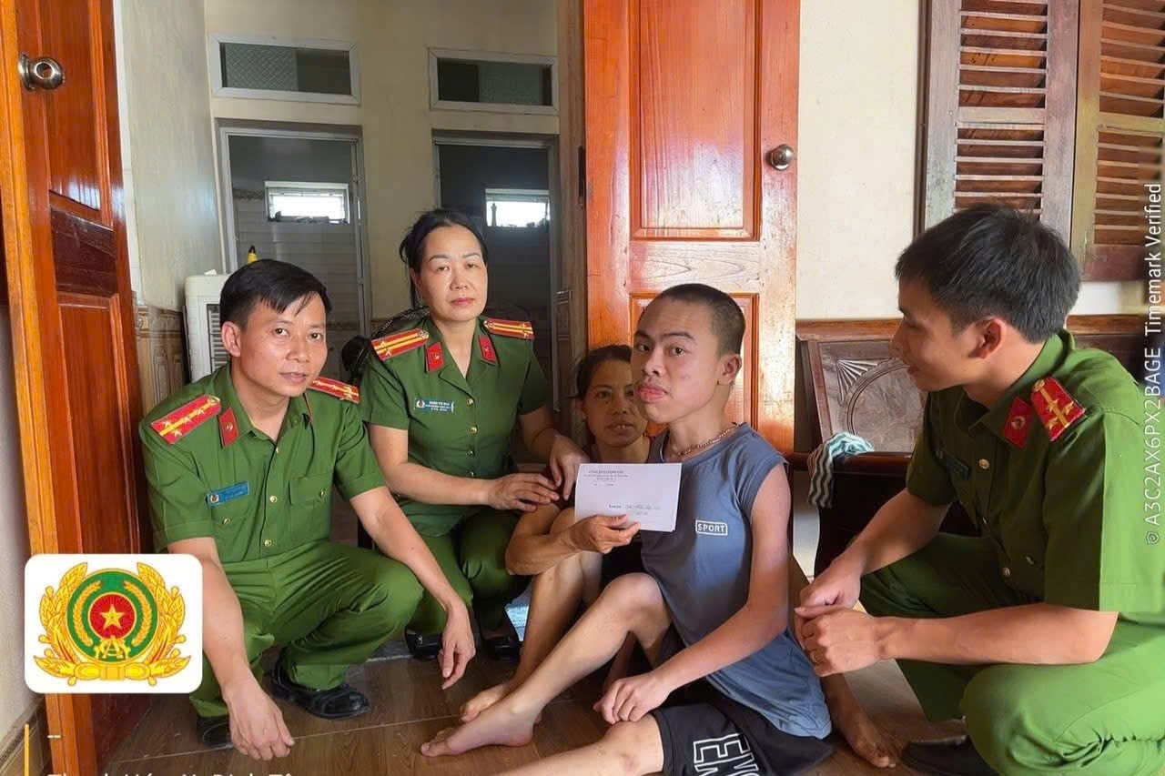 Anh-tin-bai