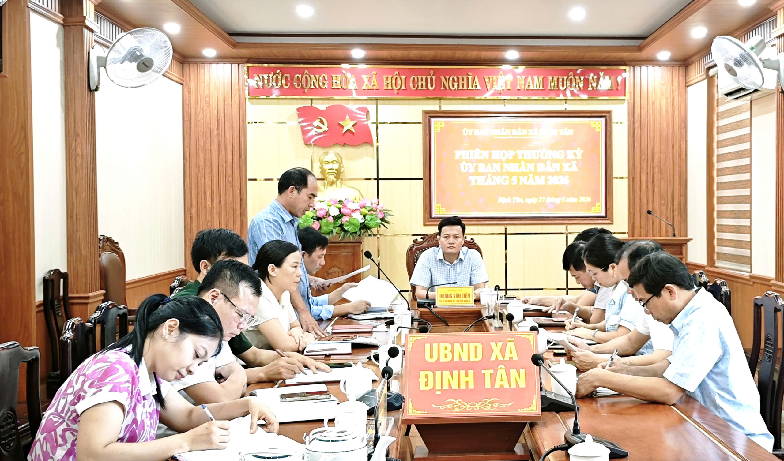 Anh-tin-bai