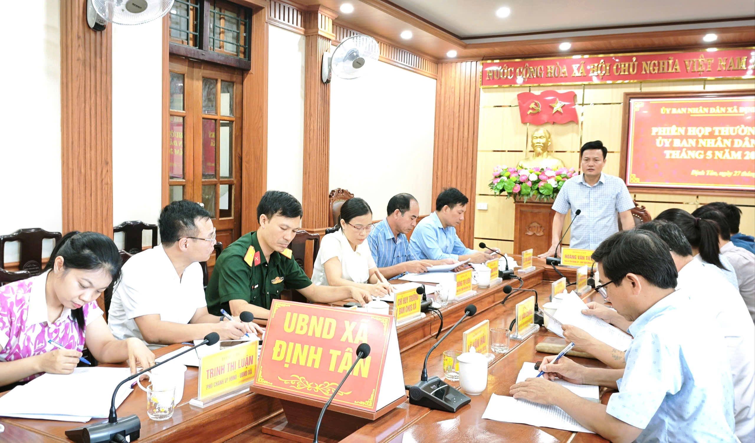 Anh-tin-bai
