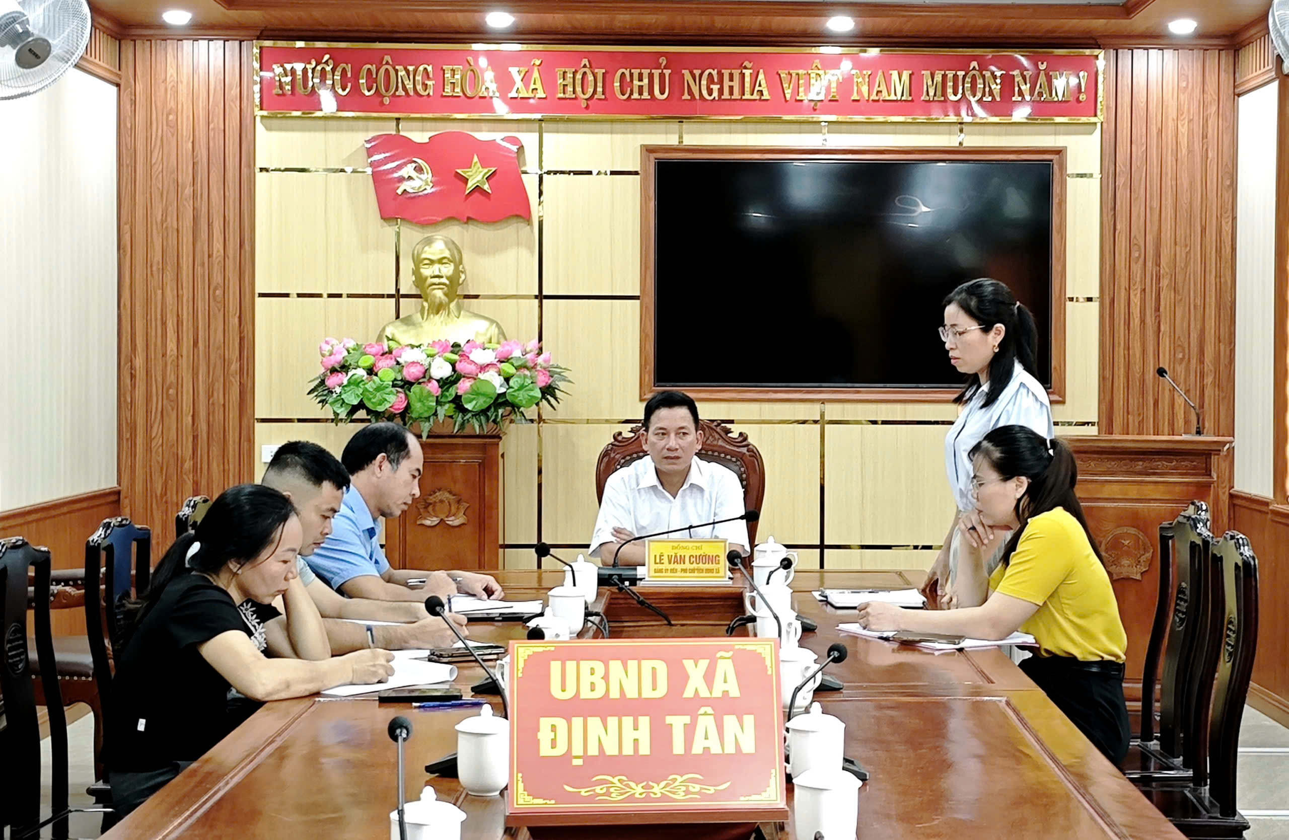 Anh-tin-bai