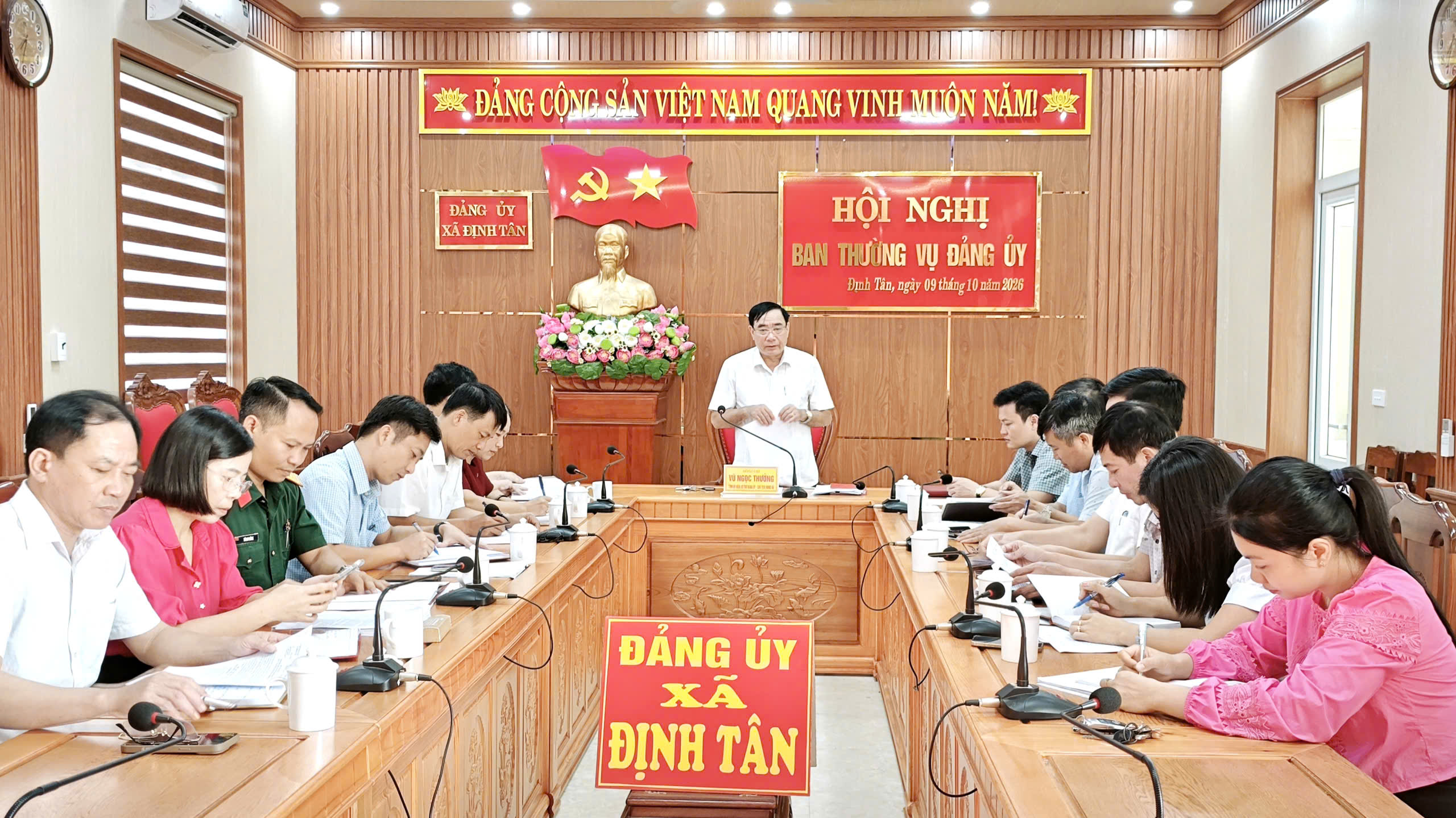 Hội nghị Ban Thường vụ Đảng ủy xã Định Tân cho ý kiến vào kế hoạc thực hiện kịch bản tăng trưởng kinh tế quý IV năm 2026 và một số nội dung quan trọng thuộc thẩm quyền
