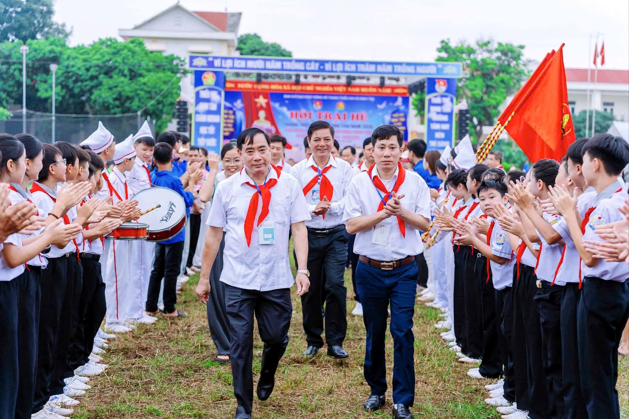 Anh-tin-bai