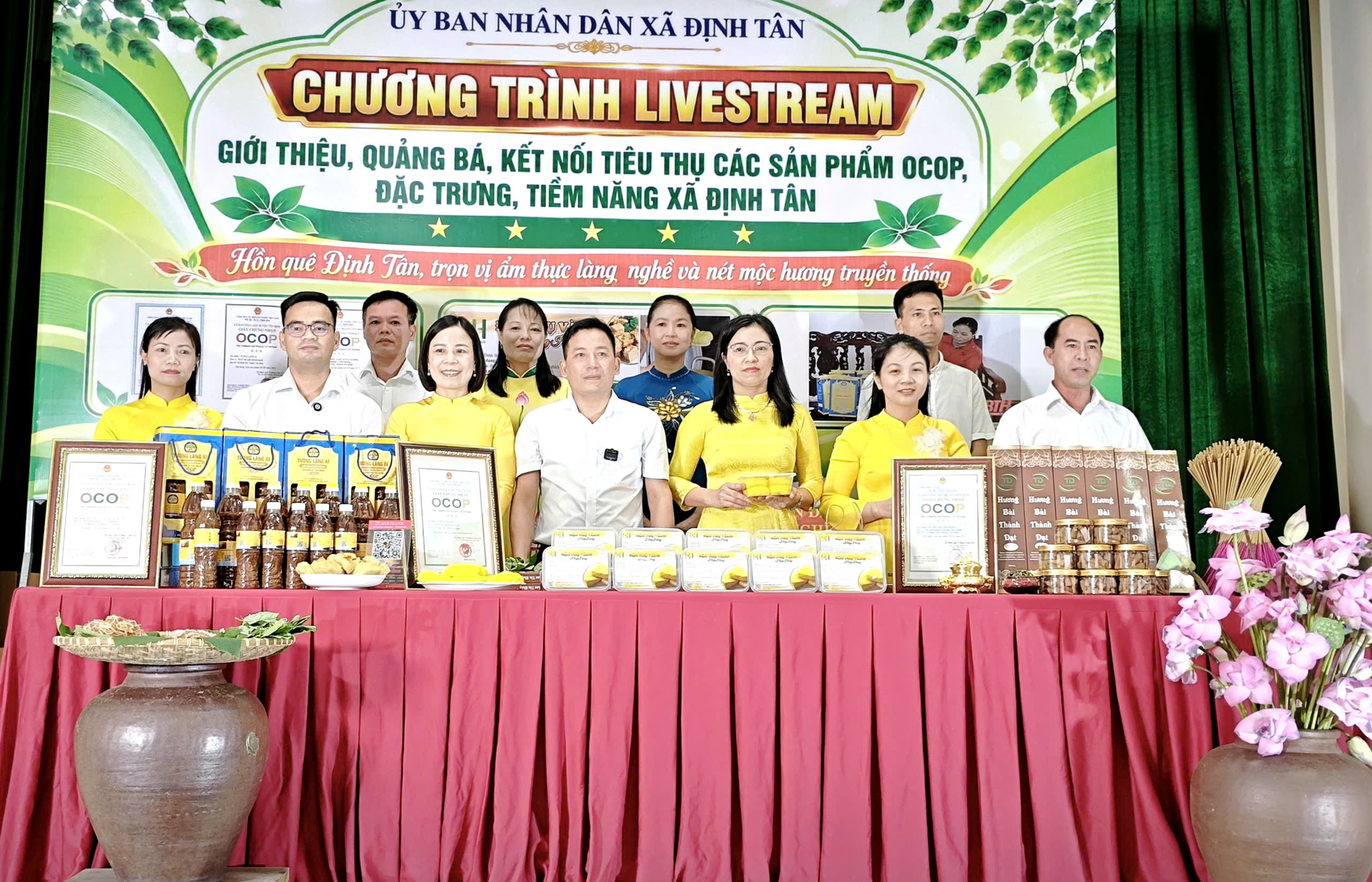 Xã Định Tân tổ chức phiên livestream quảng bá, giới thiệu sản phẩm OCOP trên nền tảng số