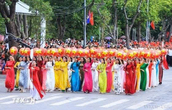 Tự hào về trí tuệ, năng lực và bản lĩnh người phụ nữ Việt Nam