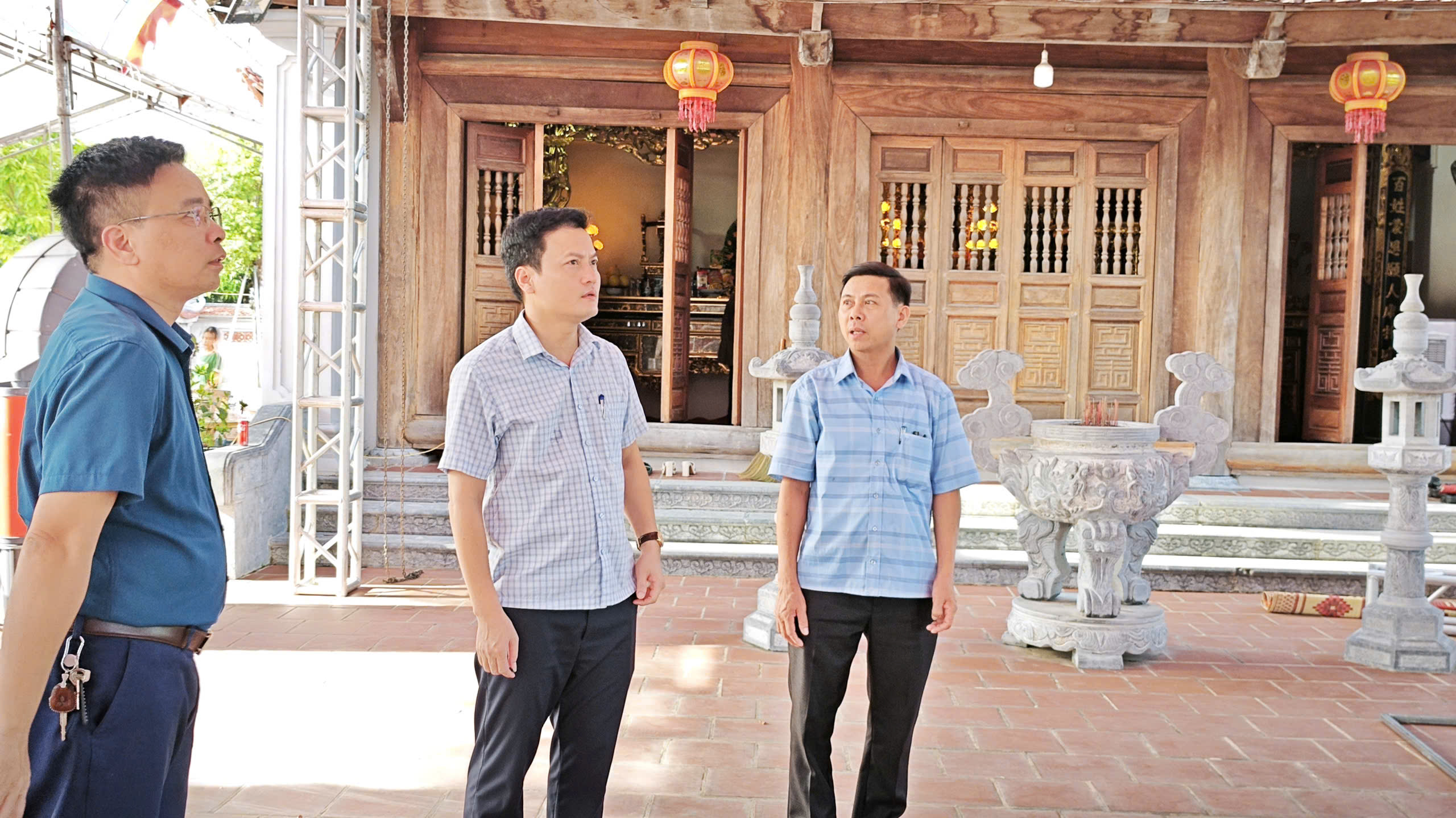 Anh-tin-bai