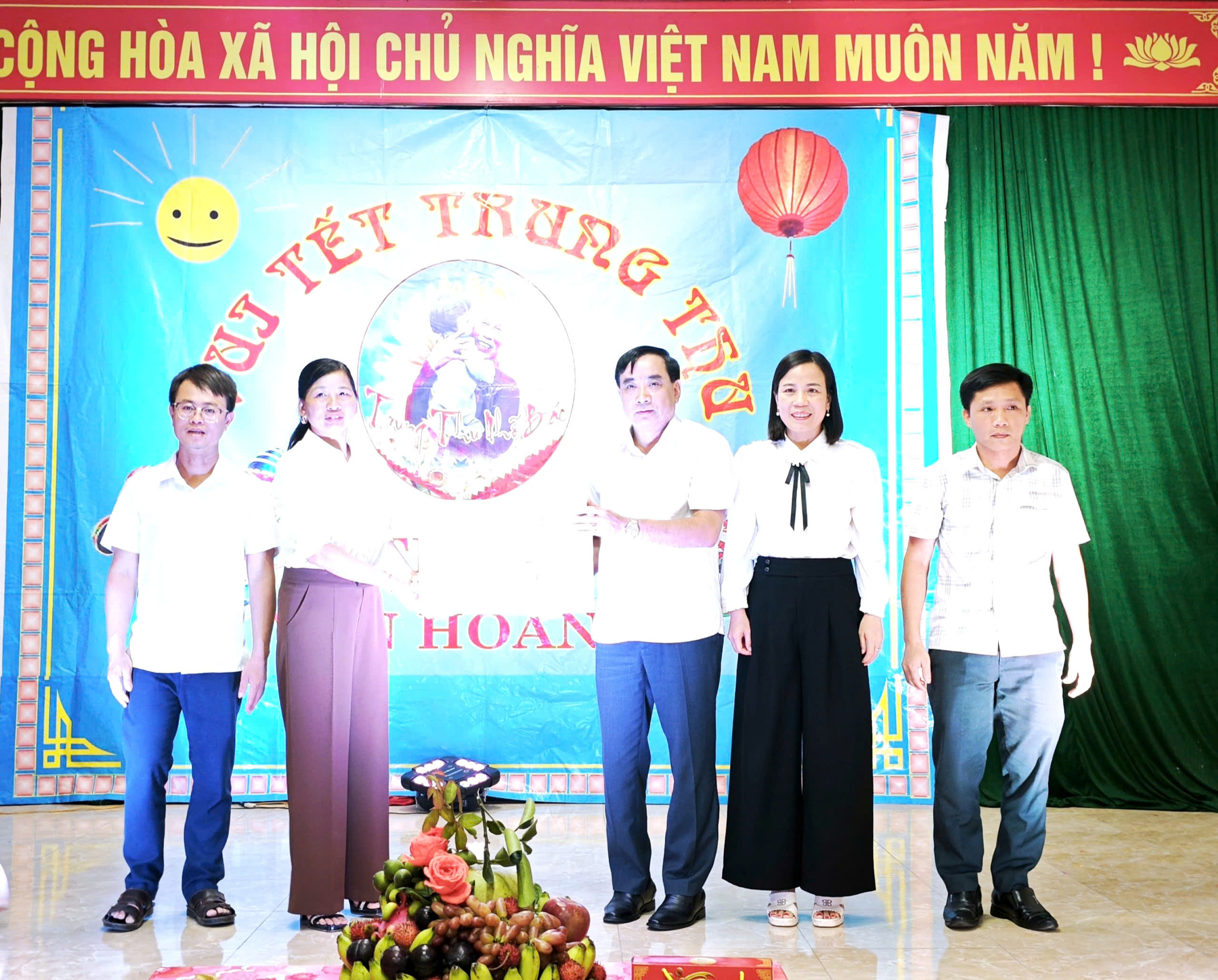 Anh-tin-bai