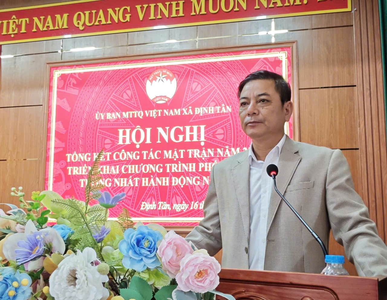 Anh-tin-bai