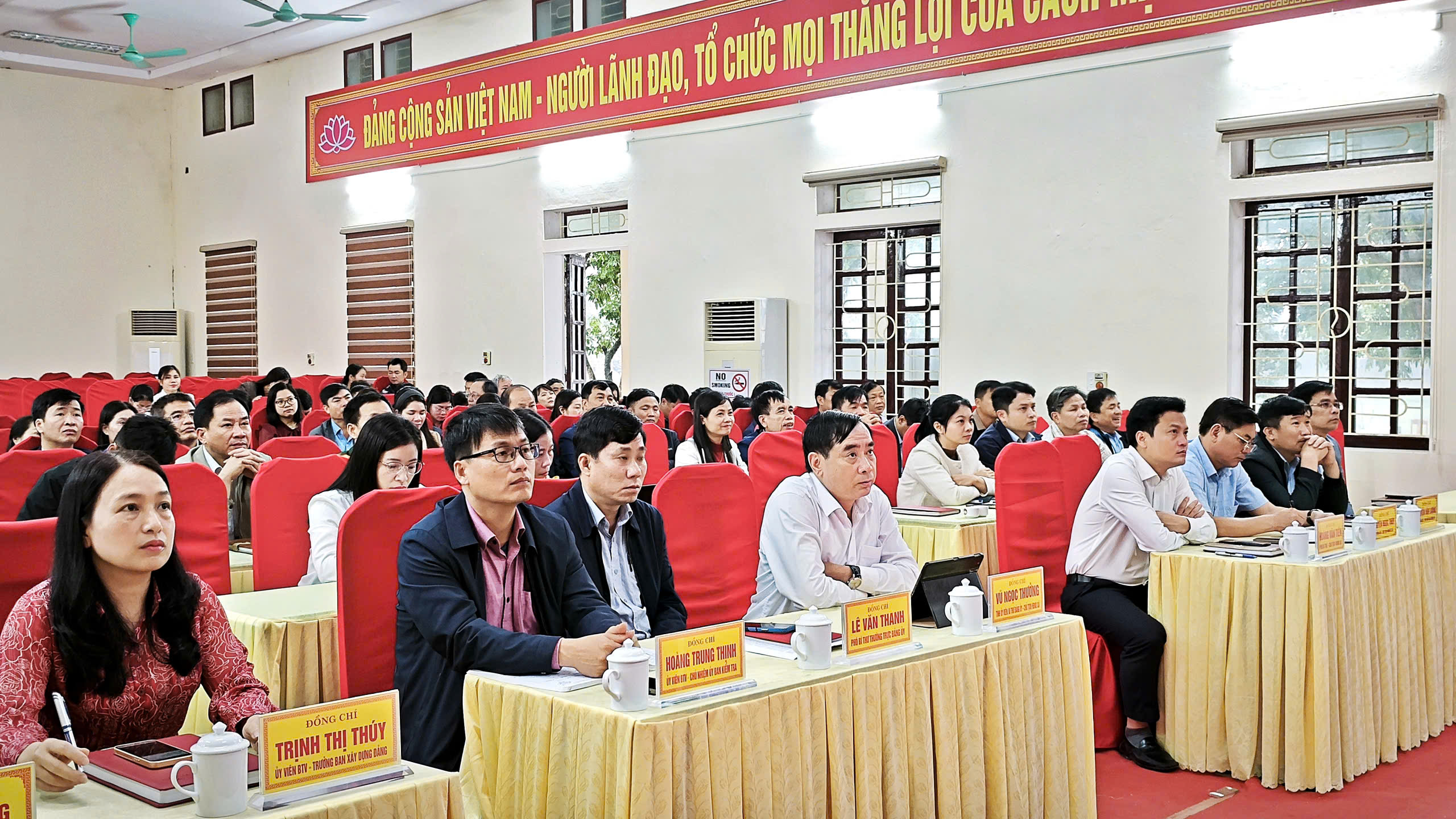 Xã Định Tân dự Hội nghị toàn quốc học tập, quán triệt các Nghị quyết số 79 và 80 của Bộ Chính trị