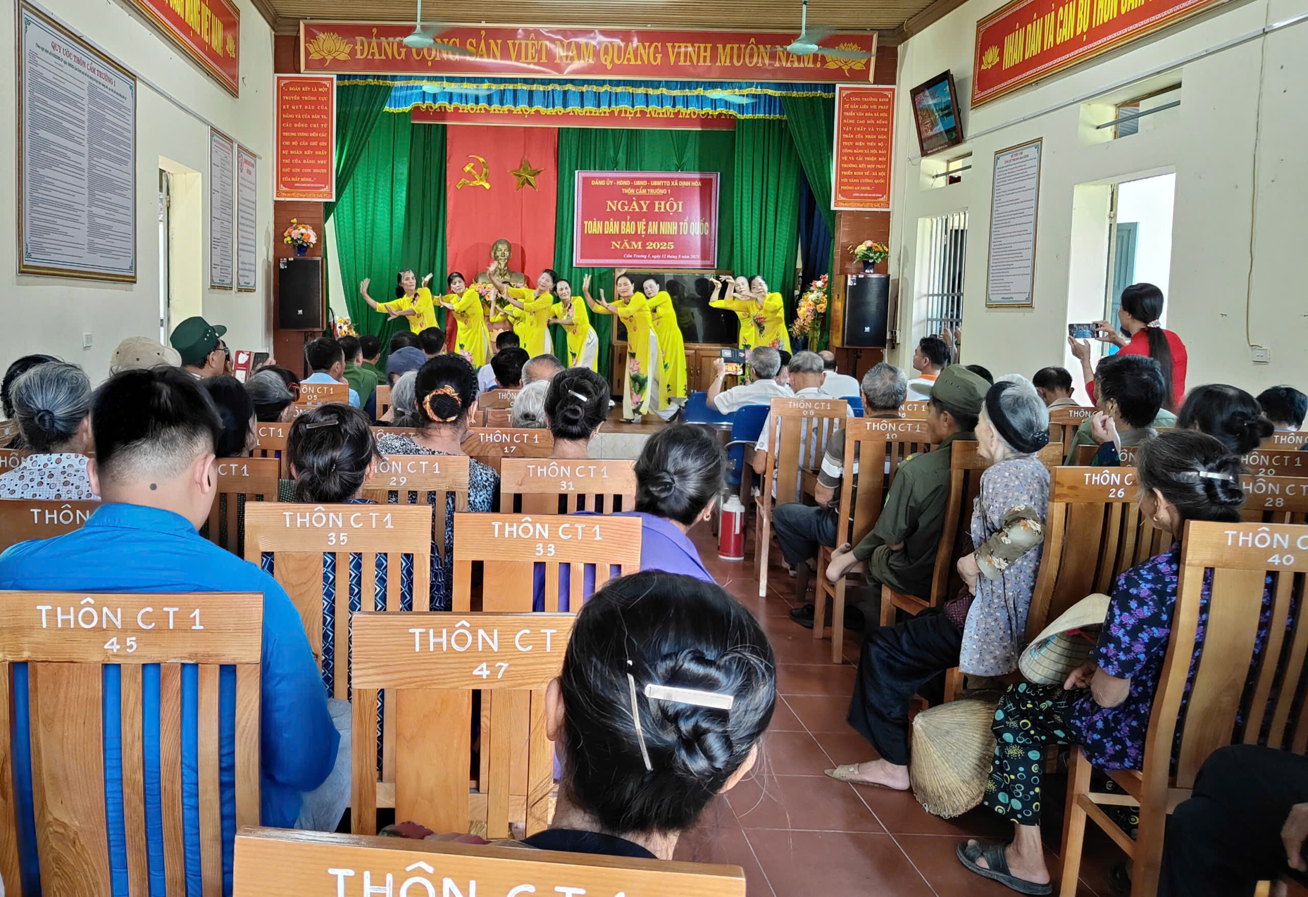 Thôn Cẩm Trướng 1 tổ chức Ngày hội Toàn dân bảo vệ an ninh Tổ quốc năm 2025