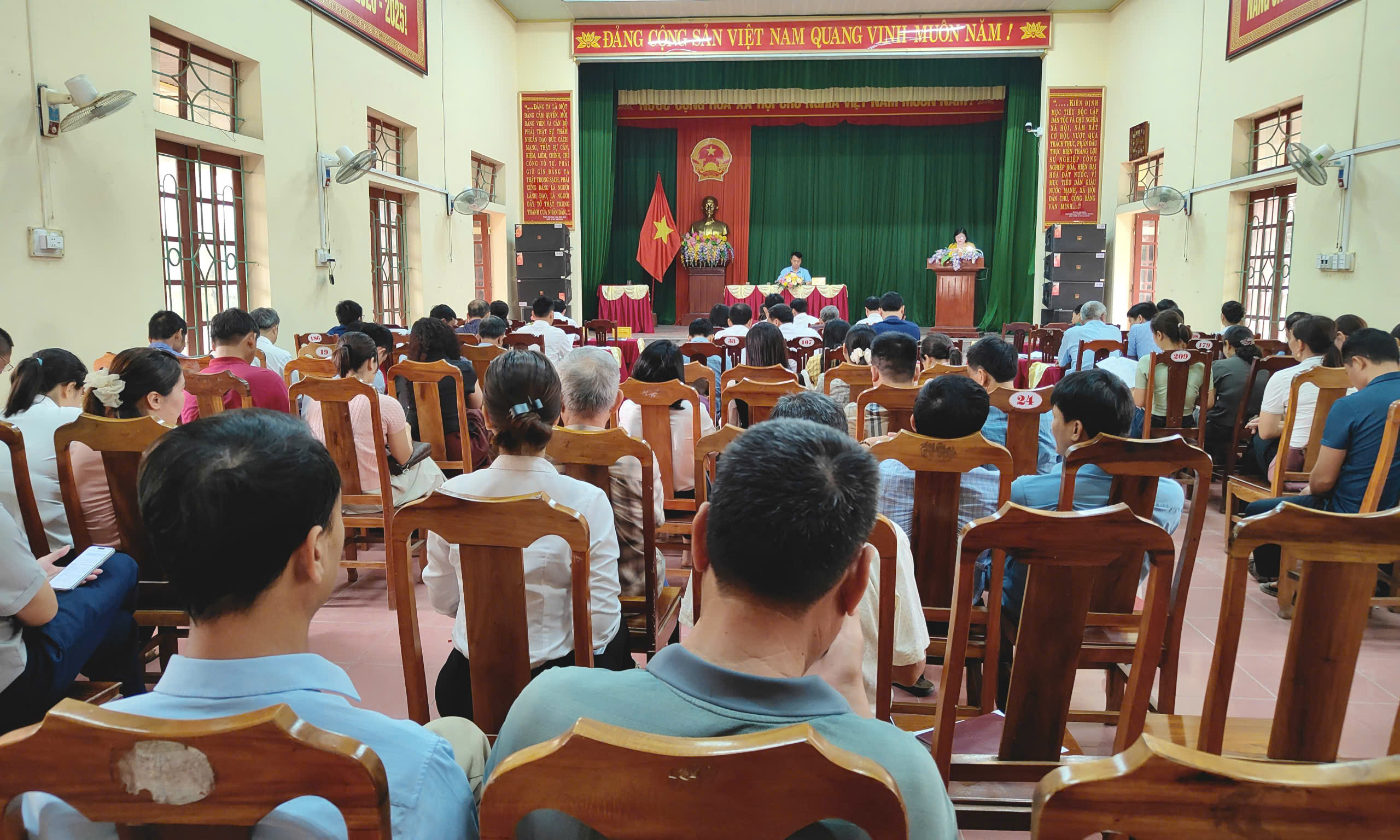 Hội nghị triển khai kế hoạch tổ chức lễ hội Phủ Nhì năm 2026 và công bố các quyết định quan trọng của UBND xã Định Hòa