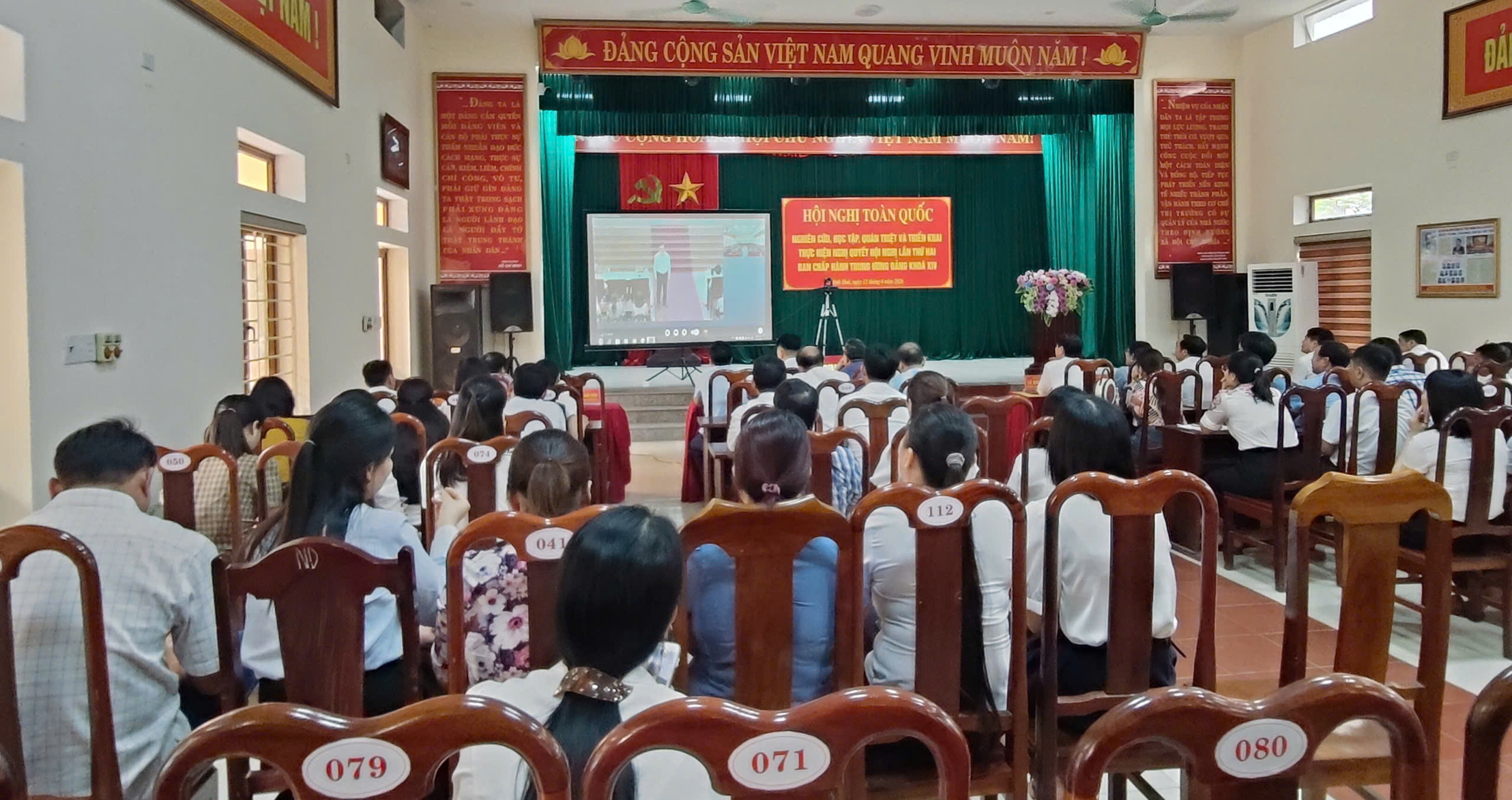 Hội nghị toàn quốc nghiên cứu, học tập, quán triệt và triển khai thực hiện Nghị quyết Hội nghị lần thứ hai Ban Chấp hành Trung ương Đảng khóa XIV.