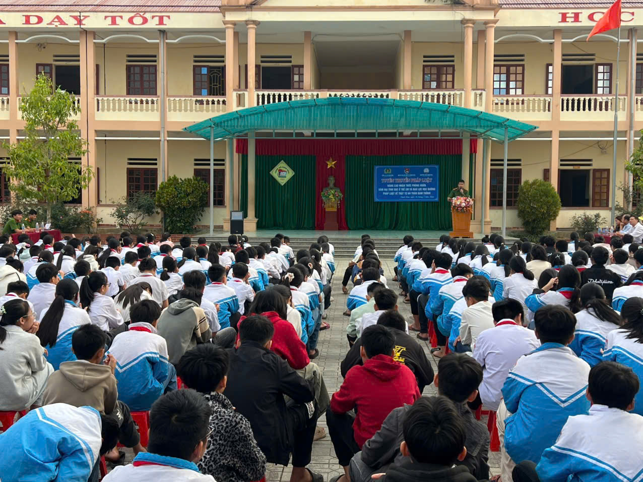 Định Hòa:Tăng cường tuyên truyền pháp luật, nâng cao kỹ năng phòng vệ cho học sinh.