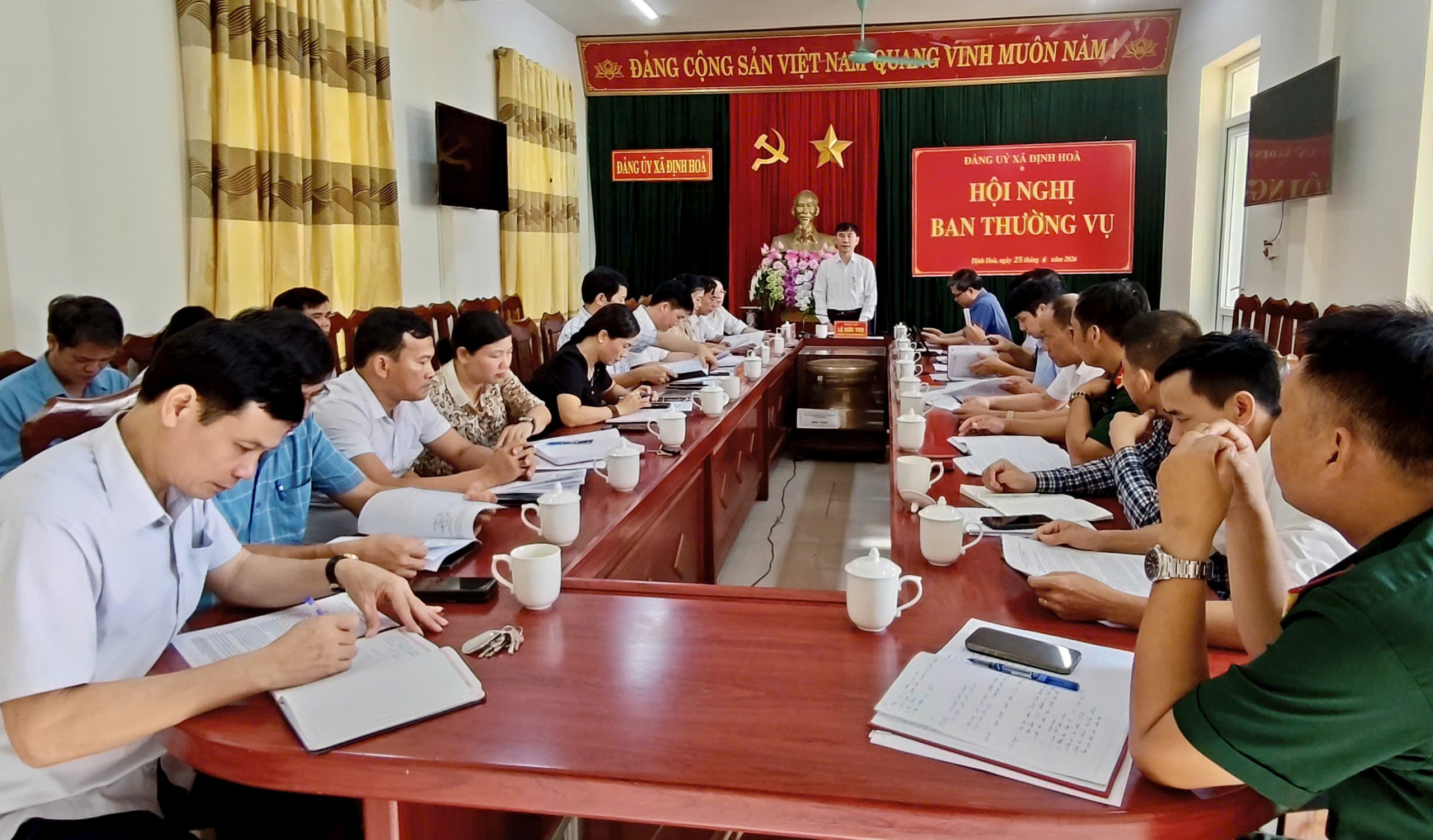 Ban Thường vụ Đảng ủy xã Định Hòa tổ chức Hội nghị Ban Thường vụ Đảng ủy (mở rộng) 