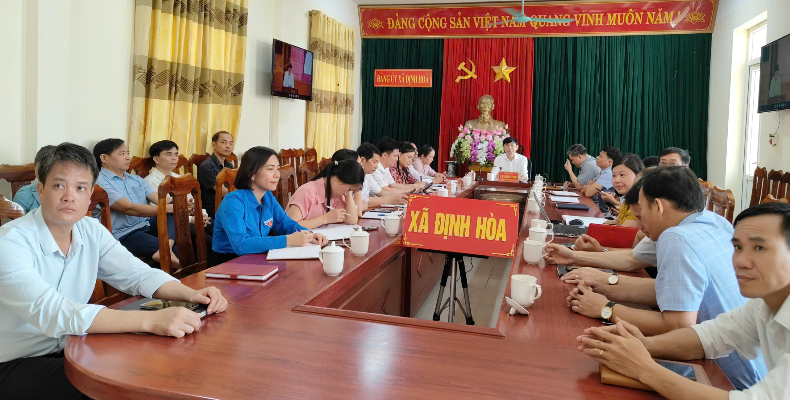  Định Hòa tham dự hội nghị sơ kết 1 năm thực hiện mô hình chính quyền địa phương 2 cấp.