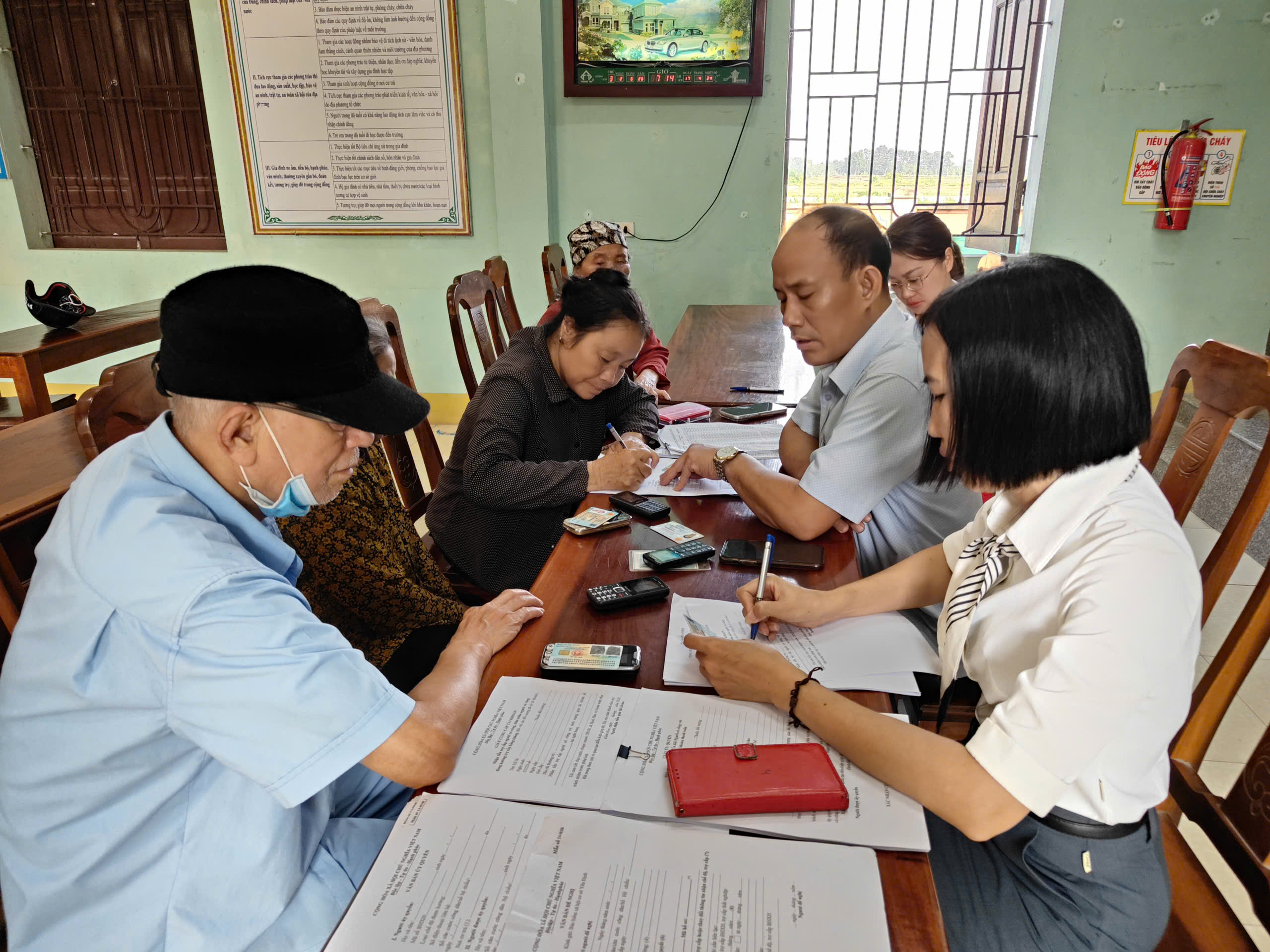 Anh-tin-bai