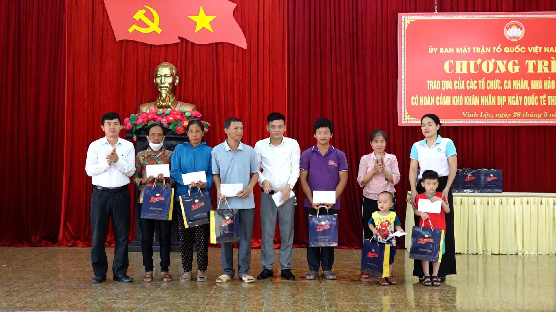 Anh-tin-bai