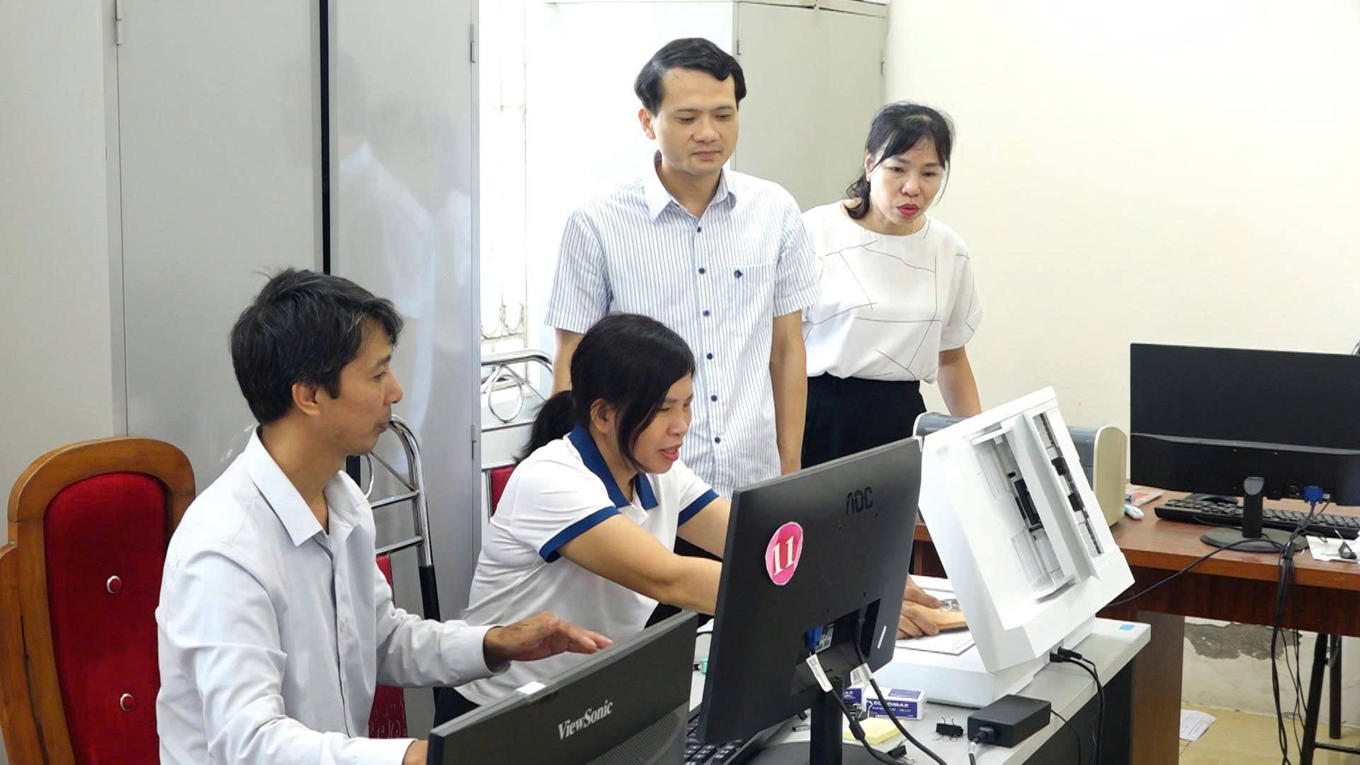 Anh-tin-bai