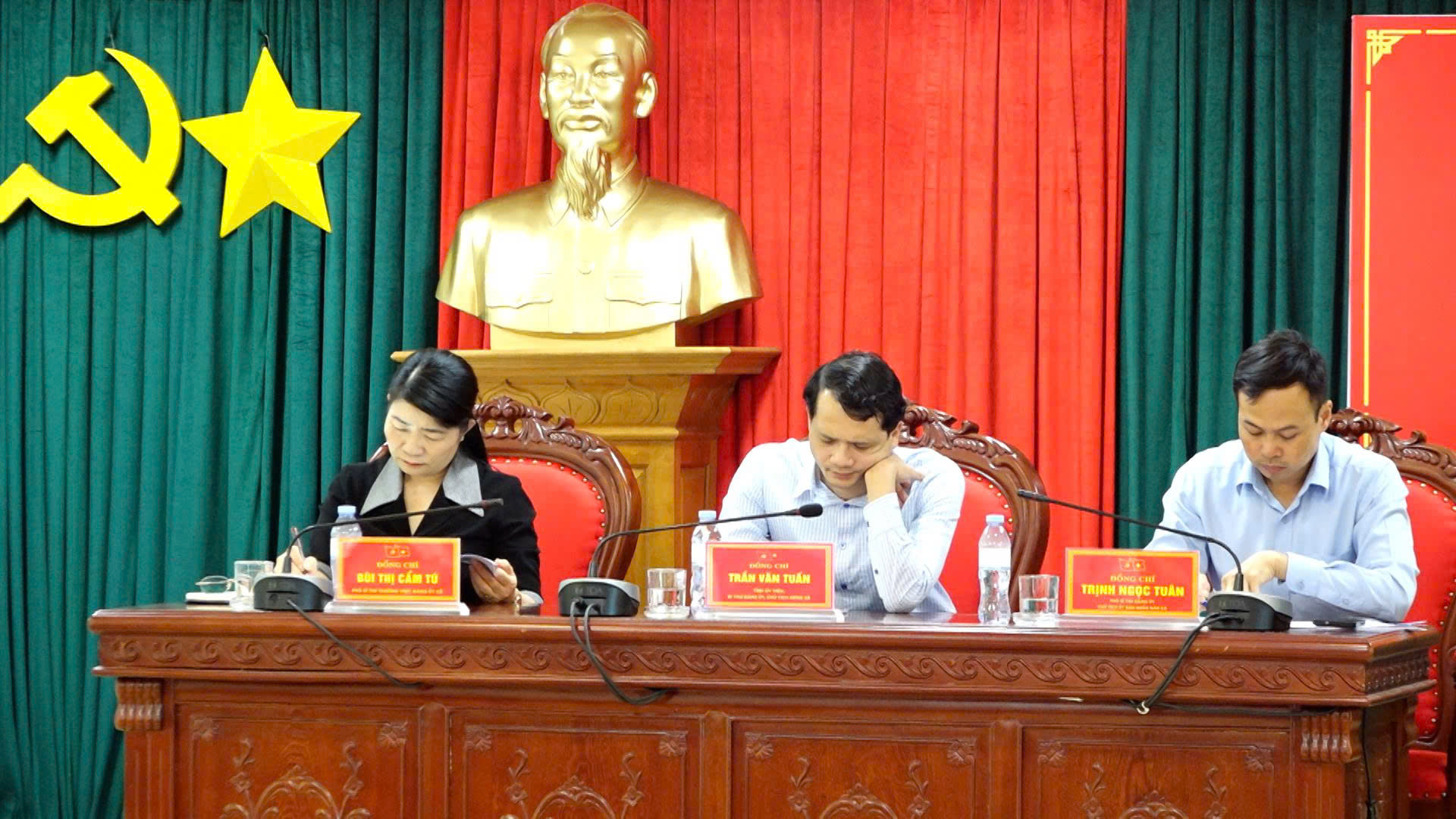 Anh-tin-bai