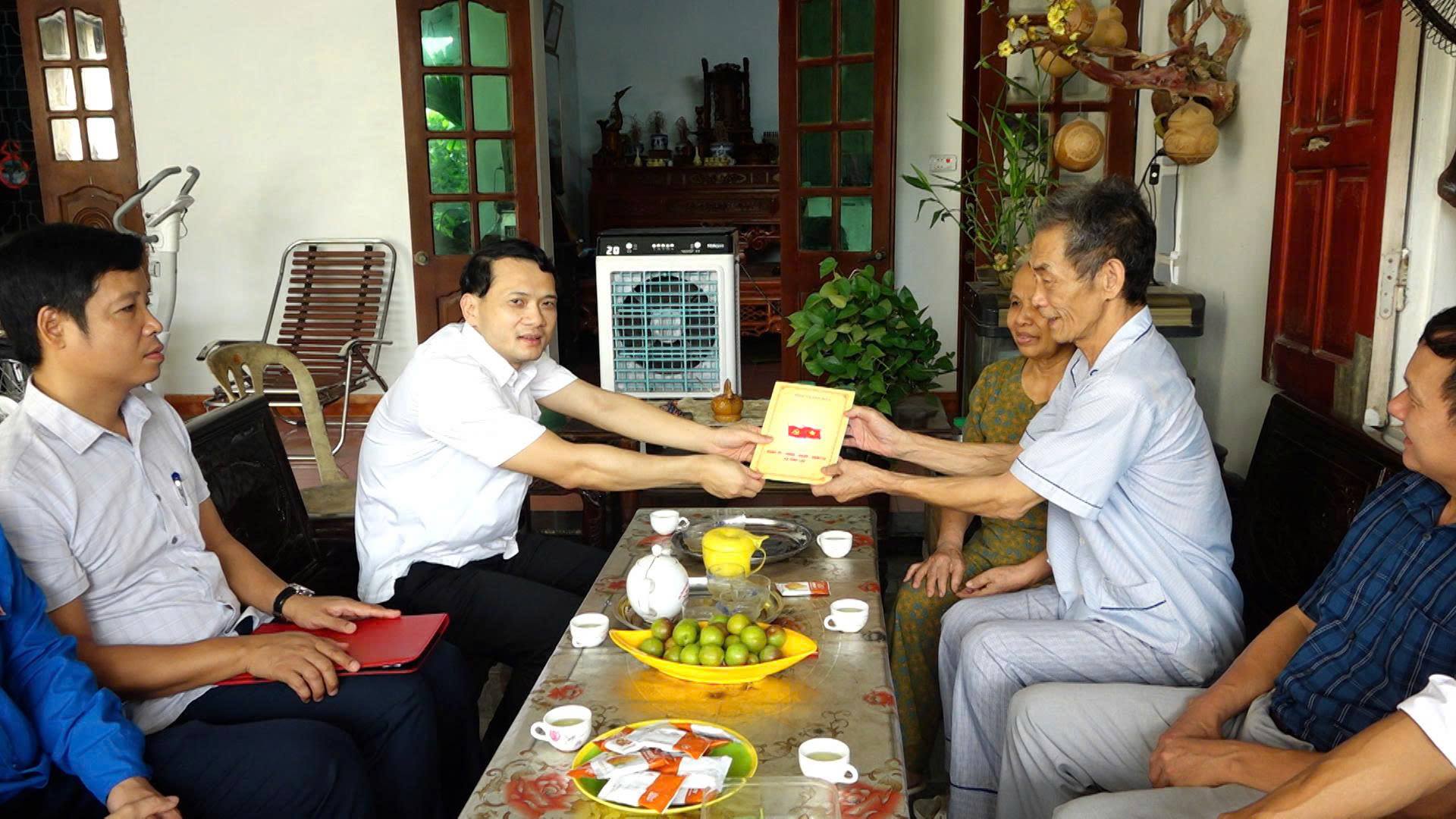 Anh-tin-bai