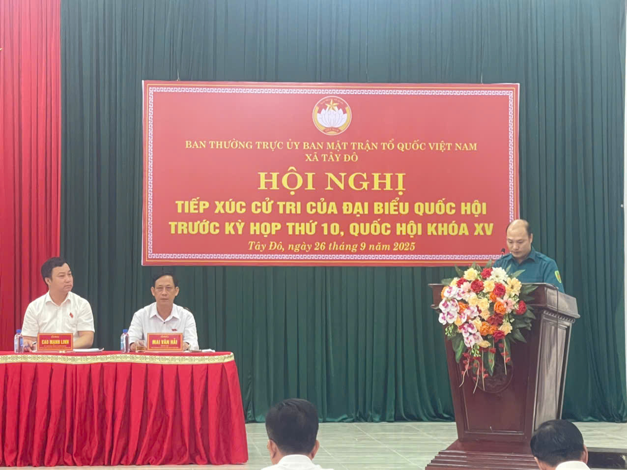 Hội nghị tiếp xúc cử tri với Đoàn đại biểu Quốc hội tỉnh Thanh Hóa tại xã Tây Đô