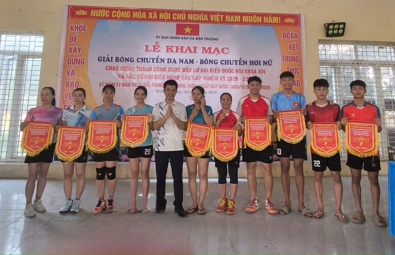 Lễ khai mạc giải bóng chuyền da Nam-Bóng chuyền hơi Nữ tổ chức tại xã Biện Thượng