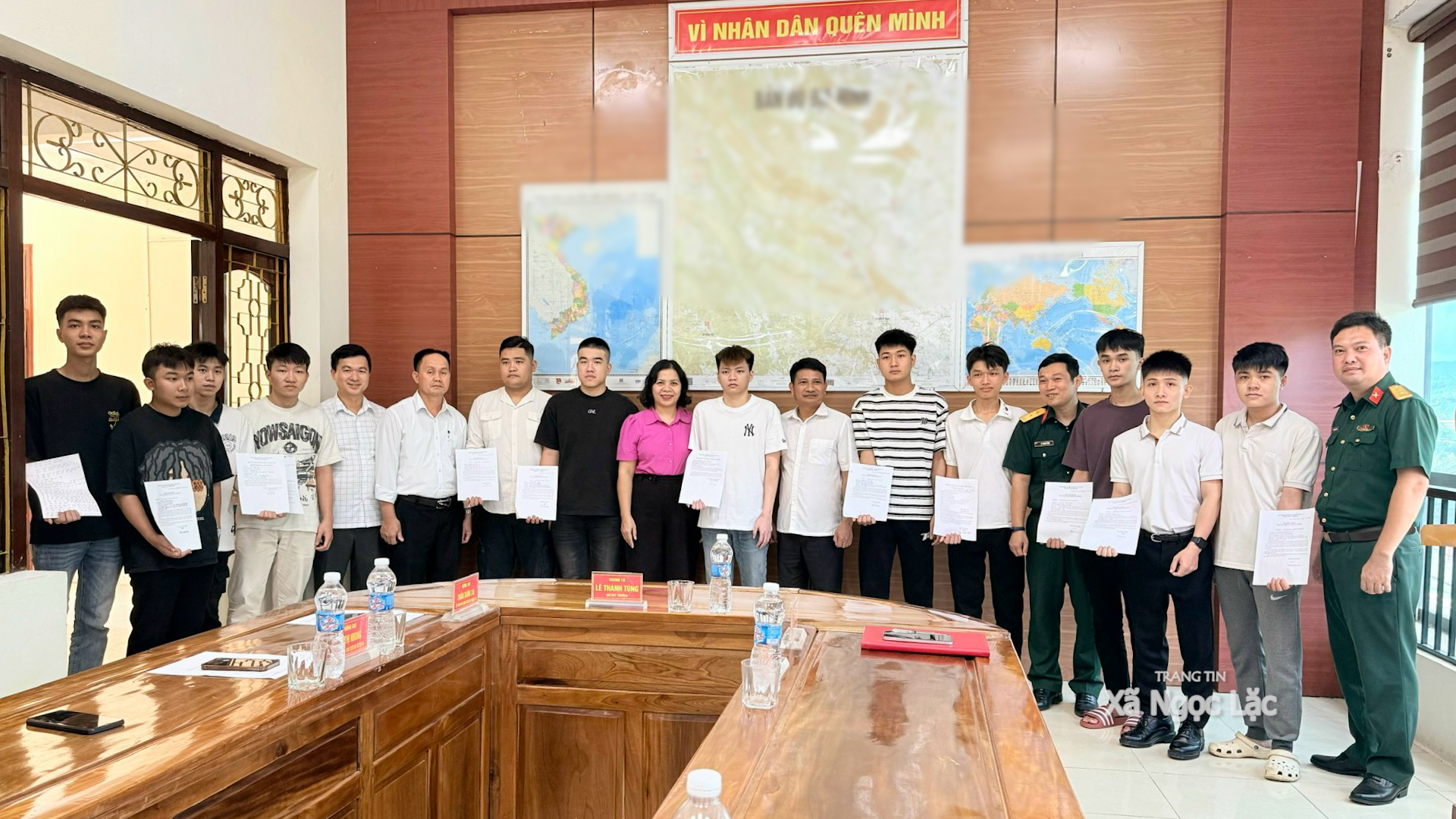 12 thanh niên Ngọc Lặc viết đơn tình nguyện thực hiện nghĩa vụ với Tổ quốc