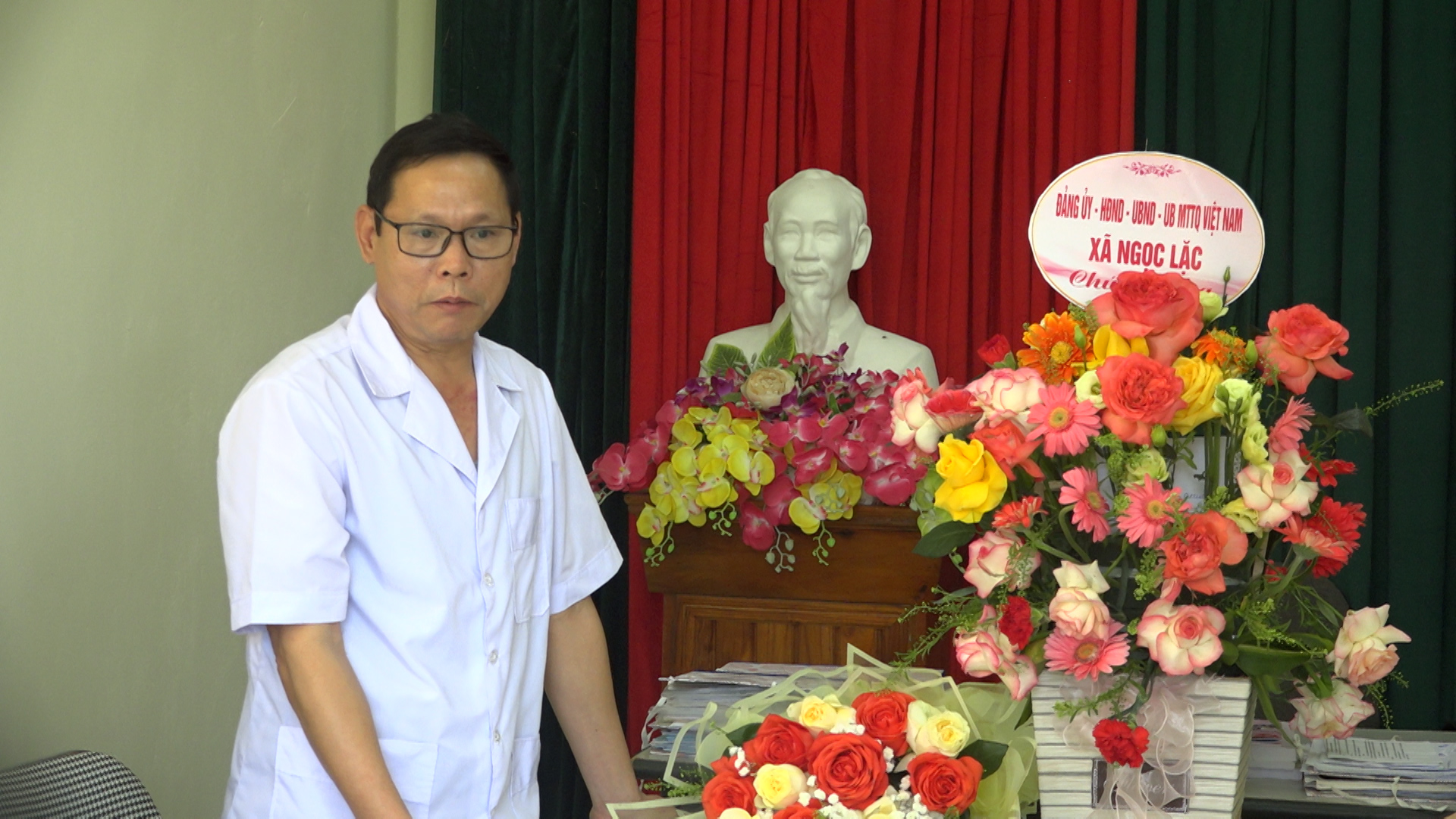 Anh-tin-bai