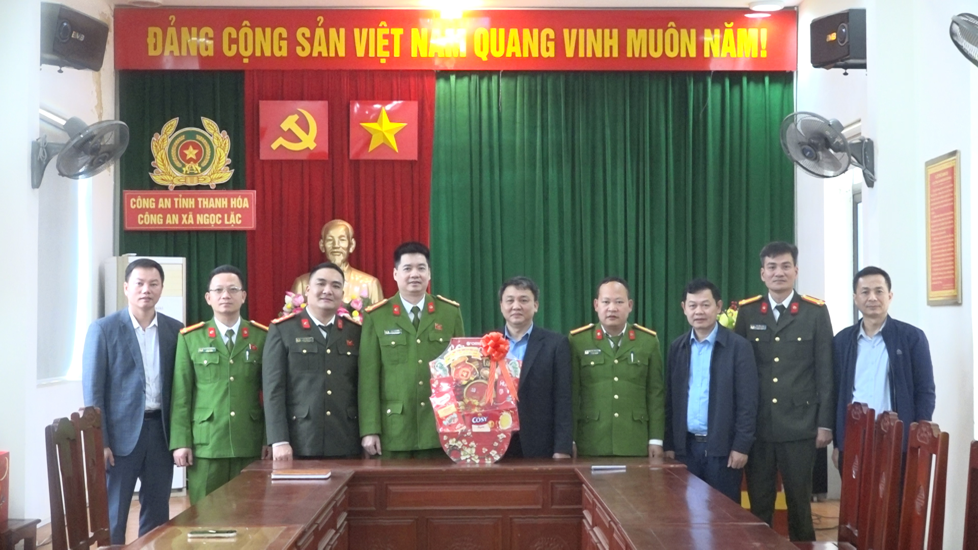 Anh-tin-bai