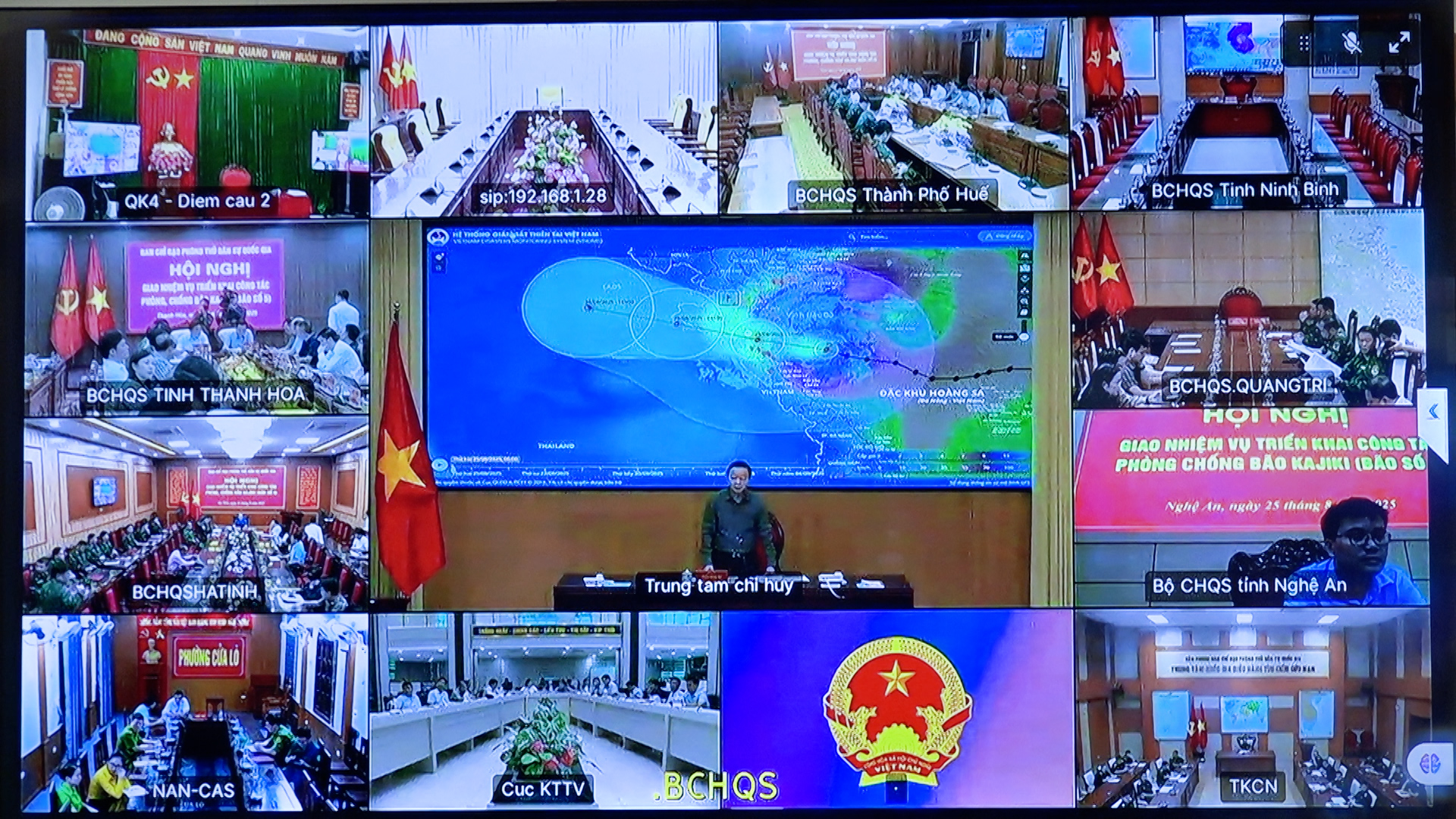 Phó Thủ tướng Chính phủ Trần Hồng Hà chủ trì hội nghị triển khai công tác ứng phó bão số 5.