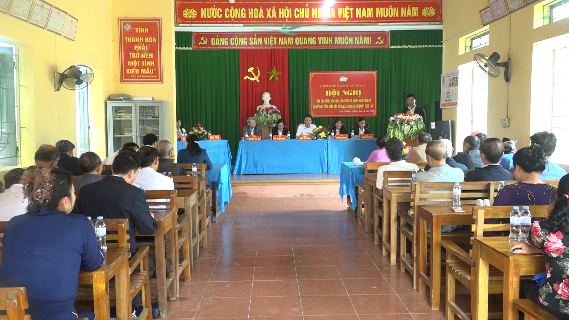 Anh-tin-bai