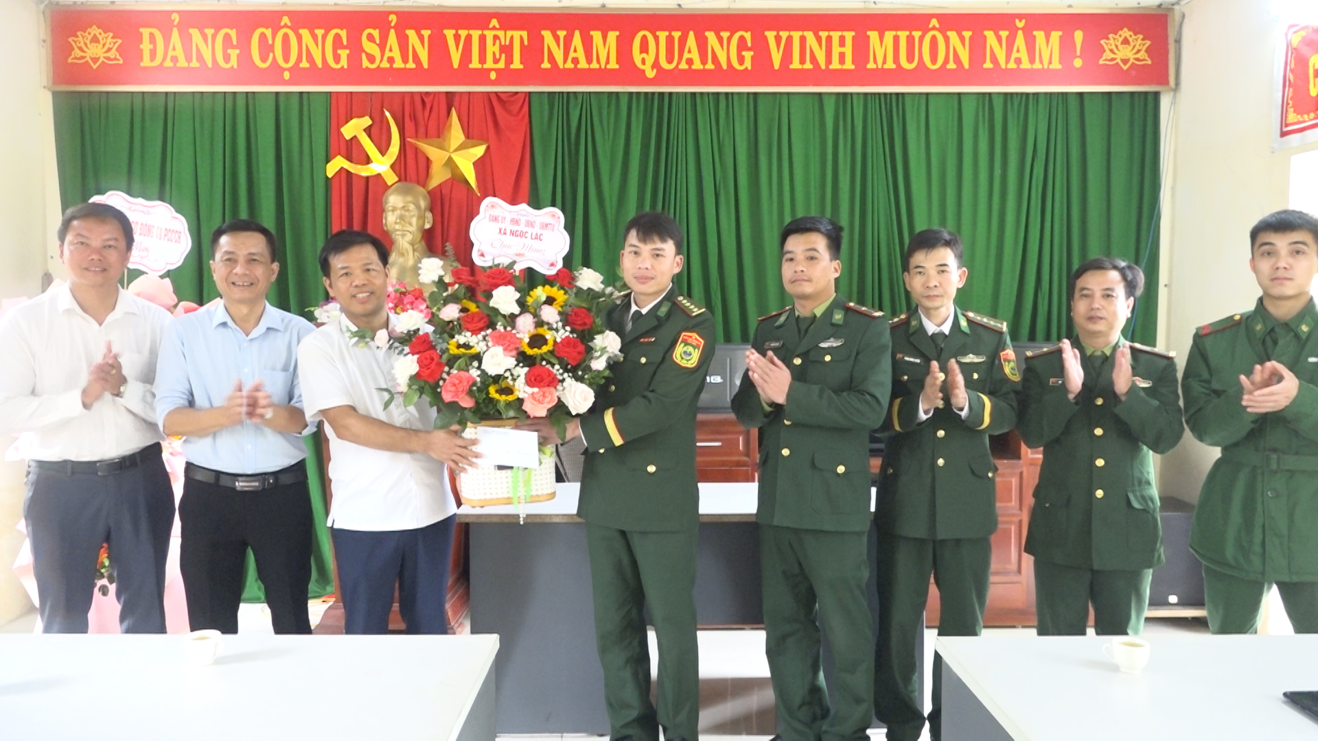 Phó Chủ tịch Hà Văn Vinh thăm, chúc mừng Đại đội 1 - Cơ động, Bộ đội Biên phòng tỉnh Thanh Hóa nhân Ngày Truyền thống 03/3
