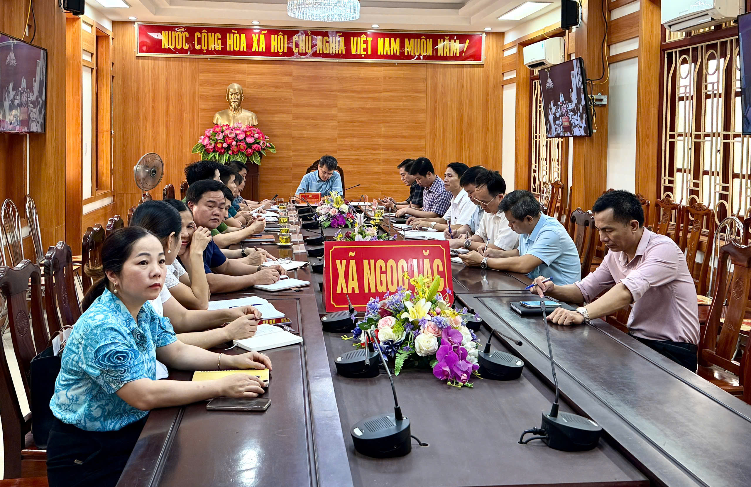 Xã Ngọc Lặc tham dự Hội nghị trực tuyến toàn tỉnh đánh giá tình hình thực hiện một số nhiệm vụ trọng tâm của các xã, phường trên địa bàn tỉnh.