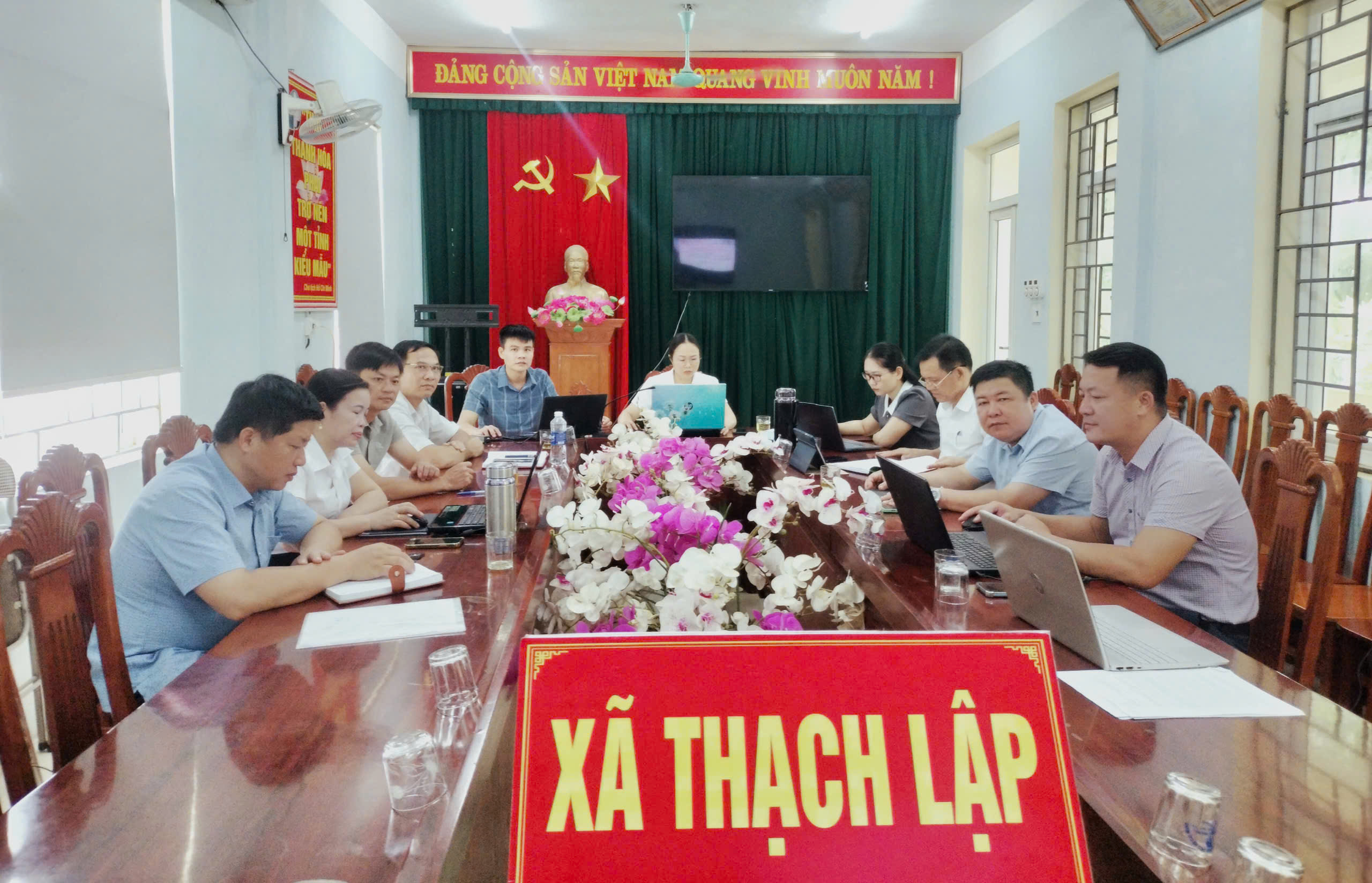 XÃ THẠCH LẬP THAM GIA TẬP HUẤN ỨNG DỤNG TRÍ TUỆ NHÂN TAO (AL) CHO CÁN BỘ CƠ QUAN ĐẢNG, UBMTTQ, CÁC ĐOÀN THỂCHÍNH TRỊ.