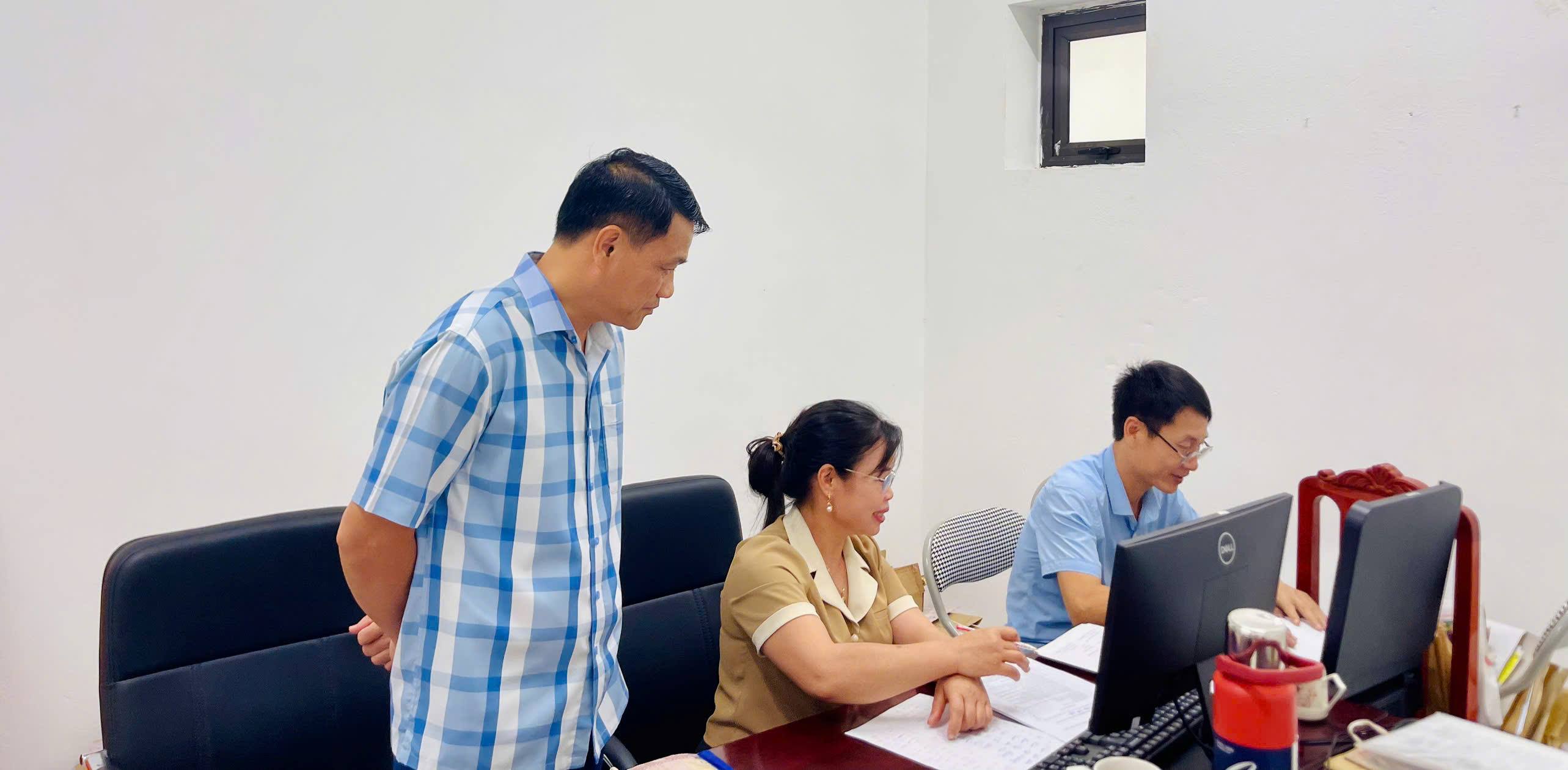 XÃ THẠCH LẬP ĐẨY NHANH TIẾN ĐỘ CÔNG TÁC SỐ HÓA HỒ SƠ ĐẢNG VIÊN