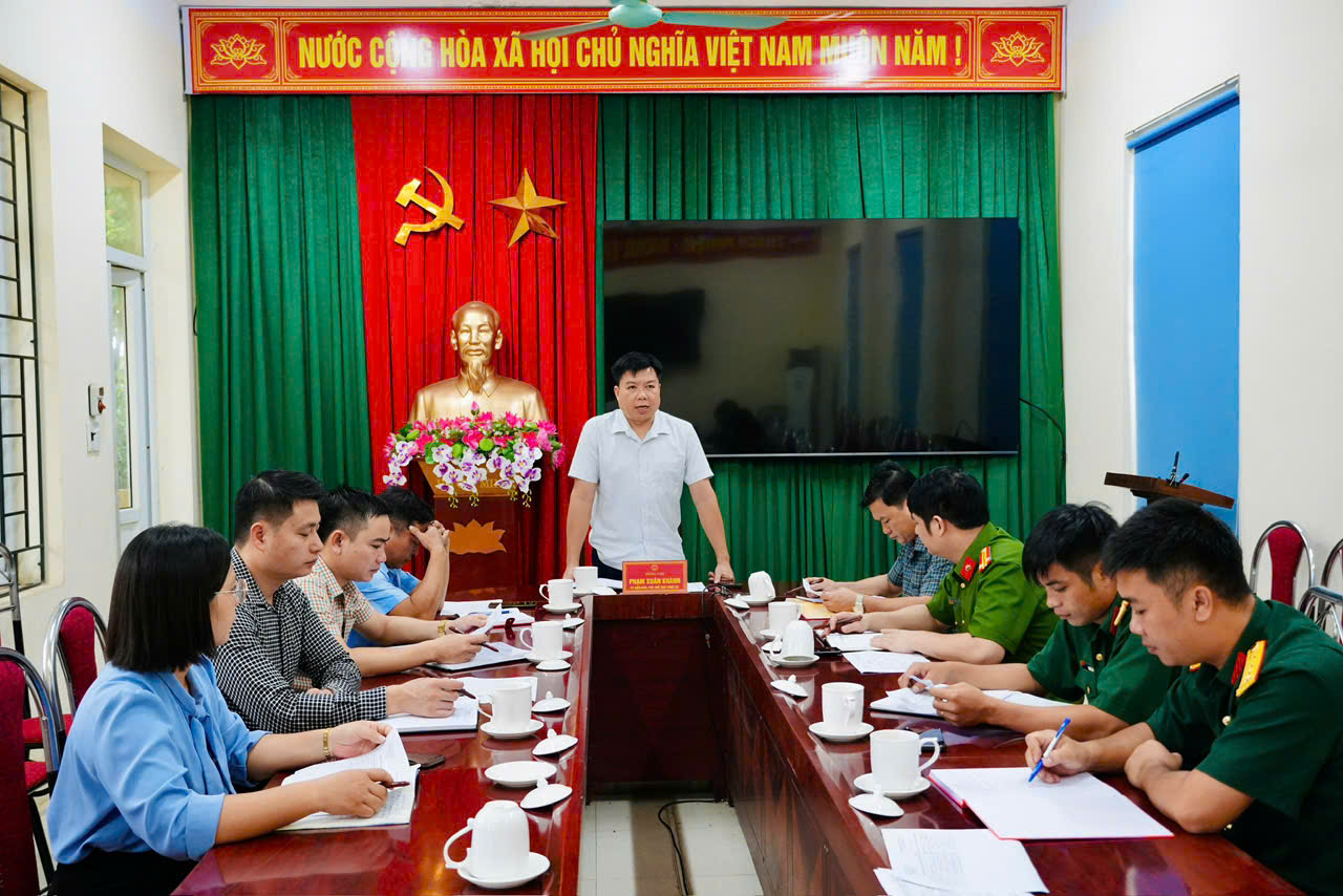 HỘI ĐỒNG CHÍNH SÁCH XÃ NGỌC LIÊN HỌP XEM XÉT, THẨM ĐỊNH HỒ SƠ ĐỀ NGHỊ HƯỞNG CHẾ ĐỘ, CHÍNH SÁCH
