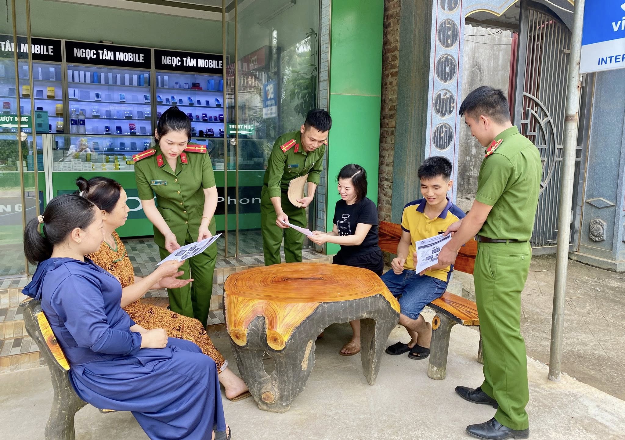 CÔNG AN XÃ NGỌC LIÊN TĂNG CƯỜNG ĐẢM BẢO AN NINH, TRẬT TỰ ĐẠI HỘI ĐẢNG BỘ XÃ LẦN THỨ I, NHIỆM KỲ 2025 - 2030